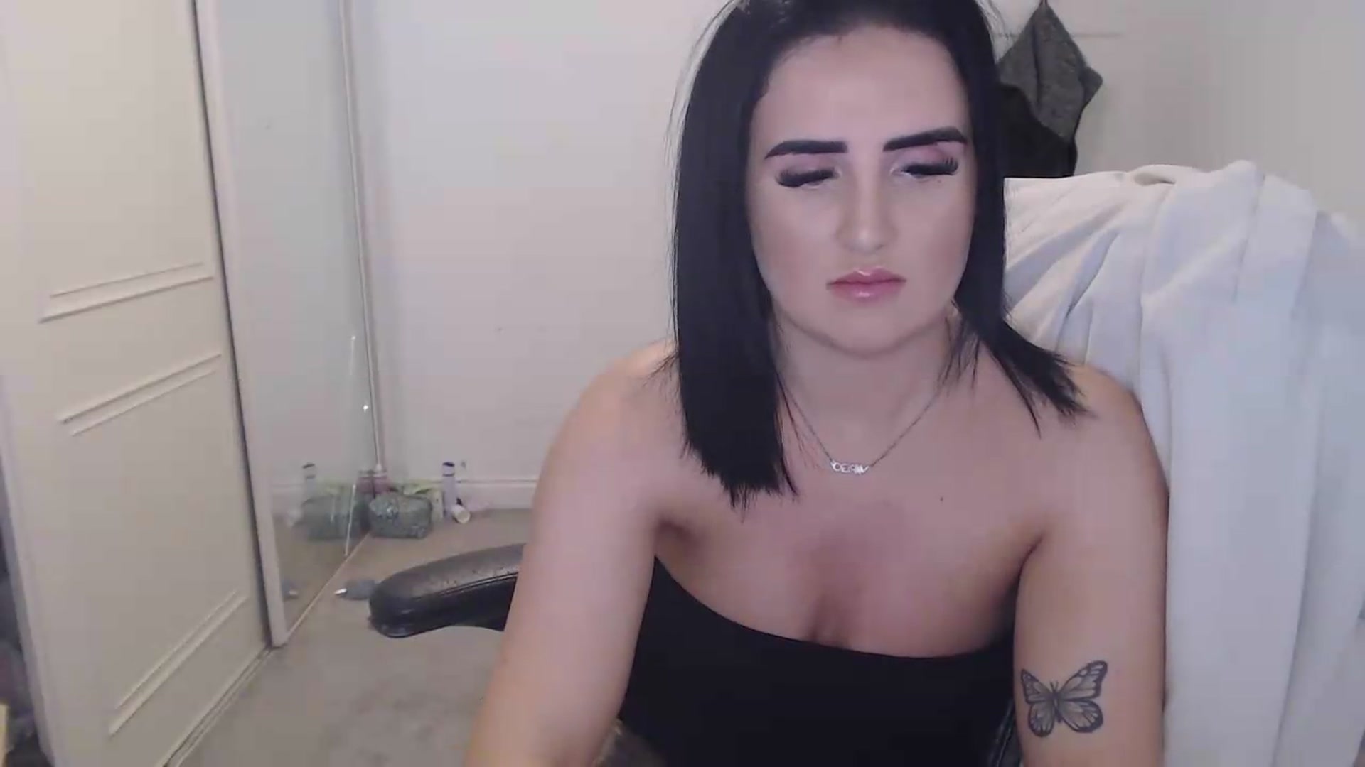 Gallery image thumbnail from Crystal_MFC's myfreecams stream on, 06/05/2026, 13:58 image 12 of 20