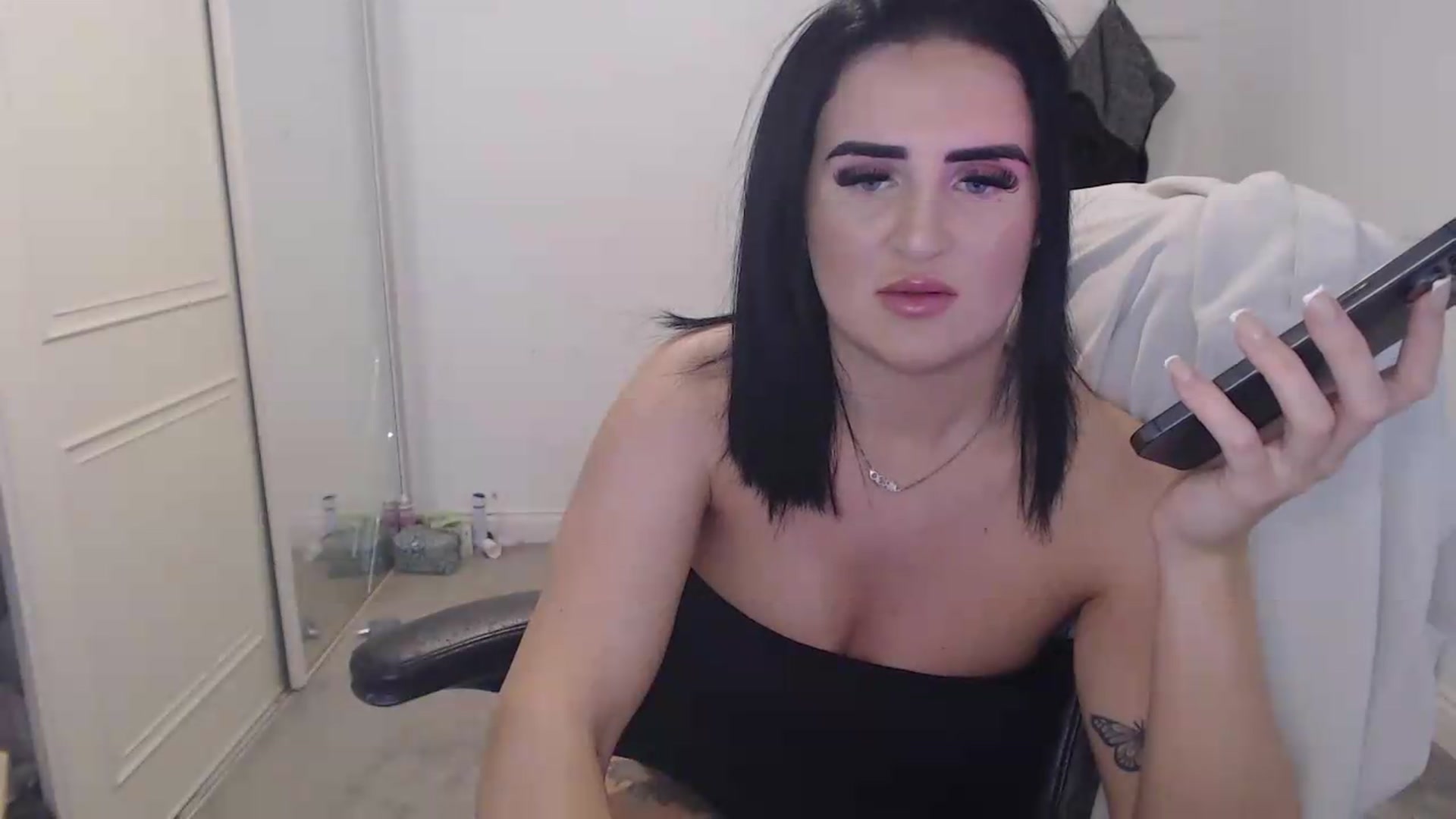 Gallery image thumbnail from Crystal_MFC's myfreecams stream on, 06/05/2026, 13:58 image 6 of 20