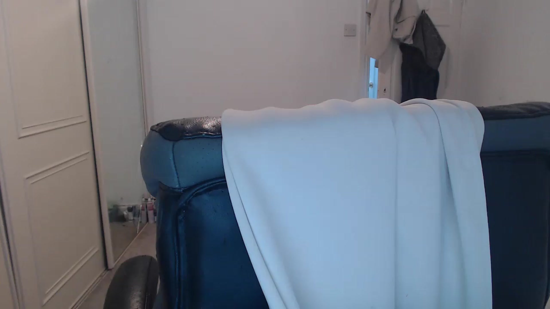 Gallery image thumbnail from Crystal_MFC's myfreecams stream on, 06/06/2026, 14:42 image 4 of 20