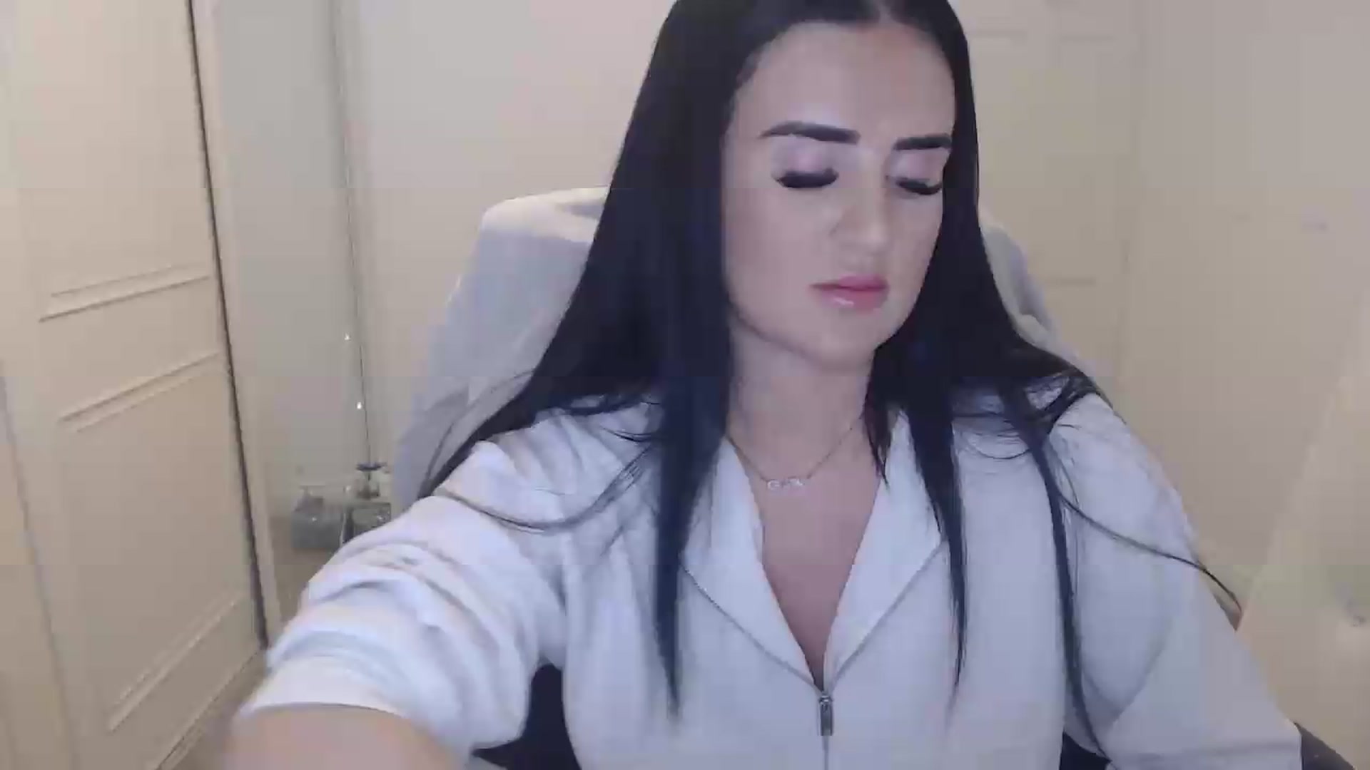 Gallery image thumbnail from Crystal_MFC's myfreecams stream on, 06/07/2026, 18:59 image 6 of 20