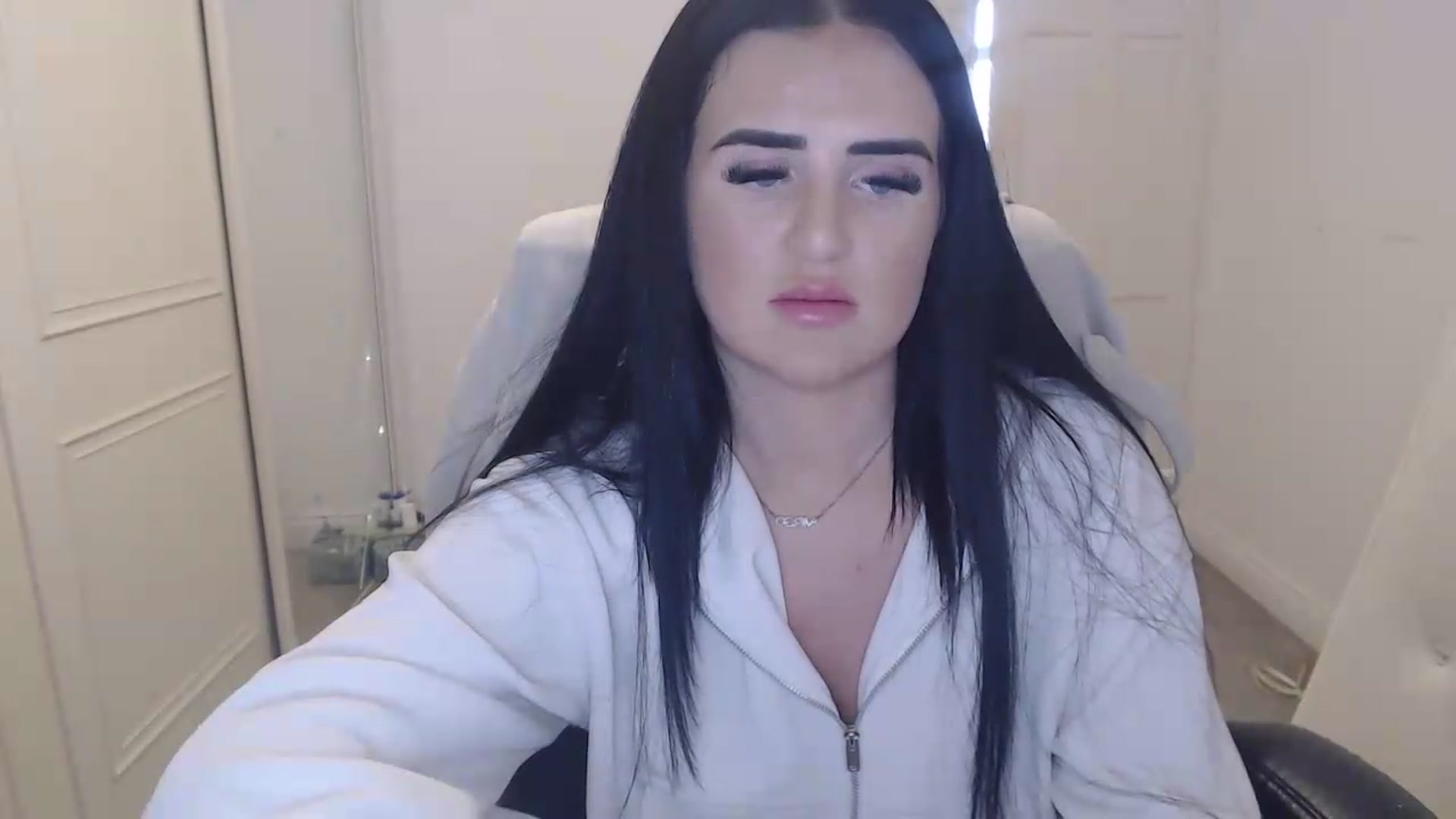 Gallery image thumbnail from Crystal_MFC's myfreecams stream on, 06/07/2026, 18:59 image 10 of 20