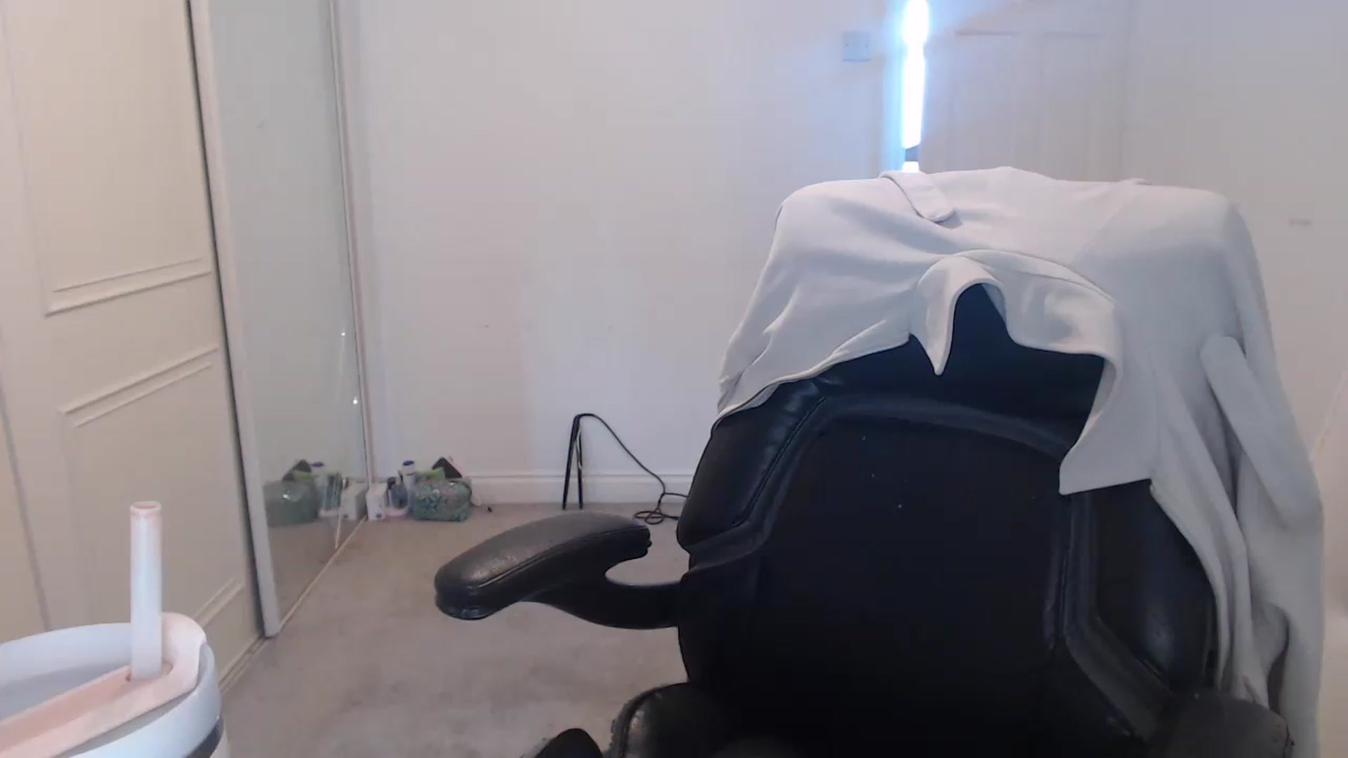 Gallery image thumbnail from Crystal_MFC's myfreecams stream on, 06/08/2026, 14:02 image 7 of 20