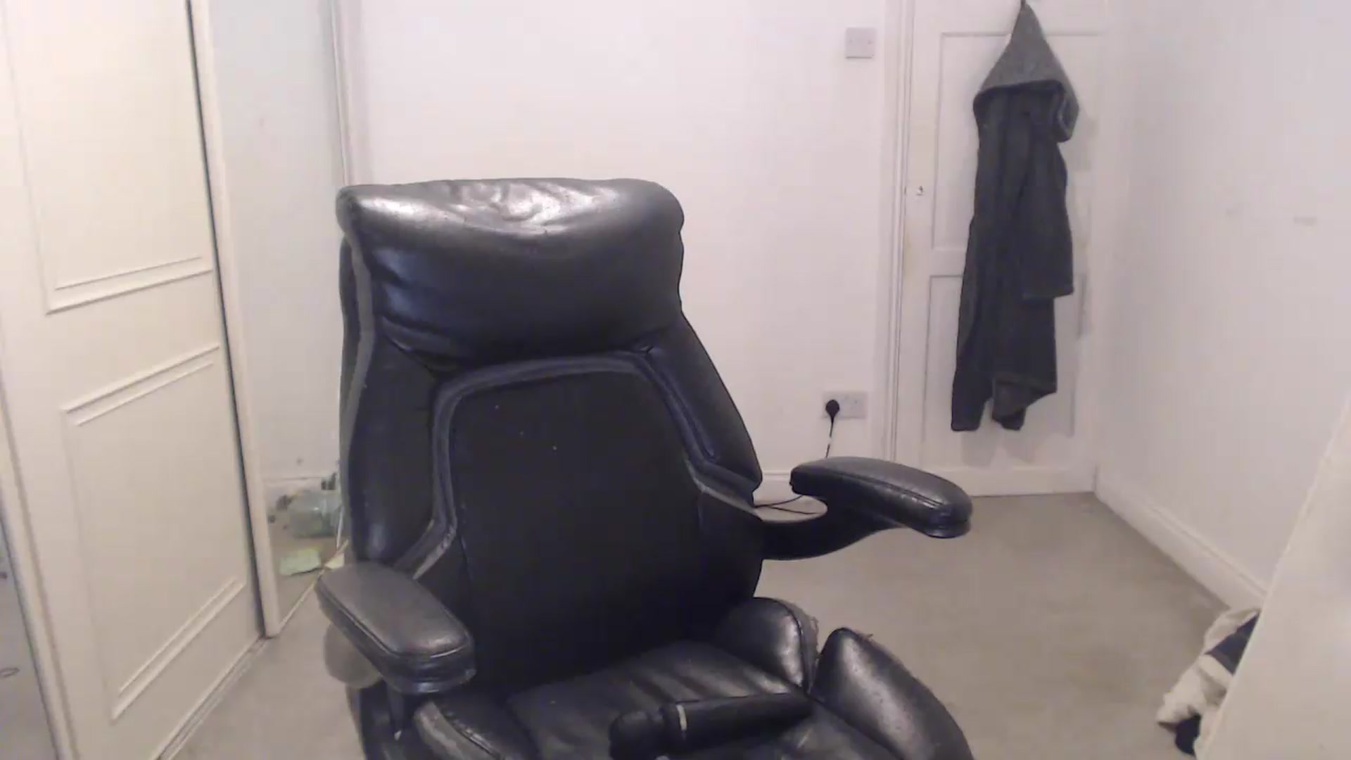 Gallery image thumbnail from Crystal_MFC's myfreecams stream on, 06/09/2026, 22:50 image 10 of 20