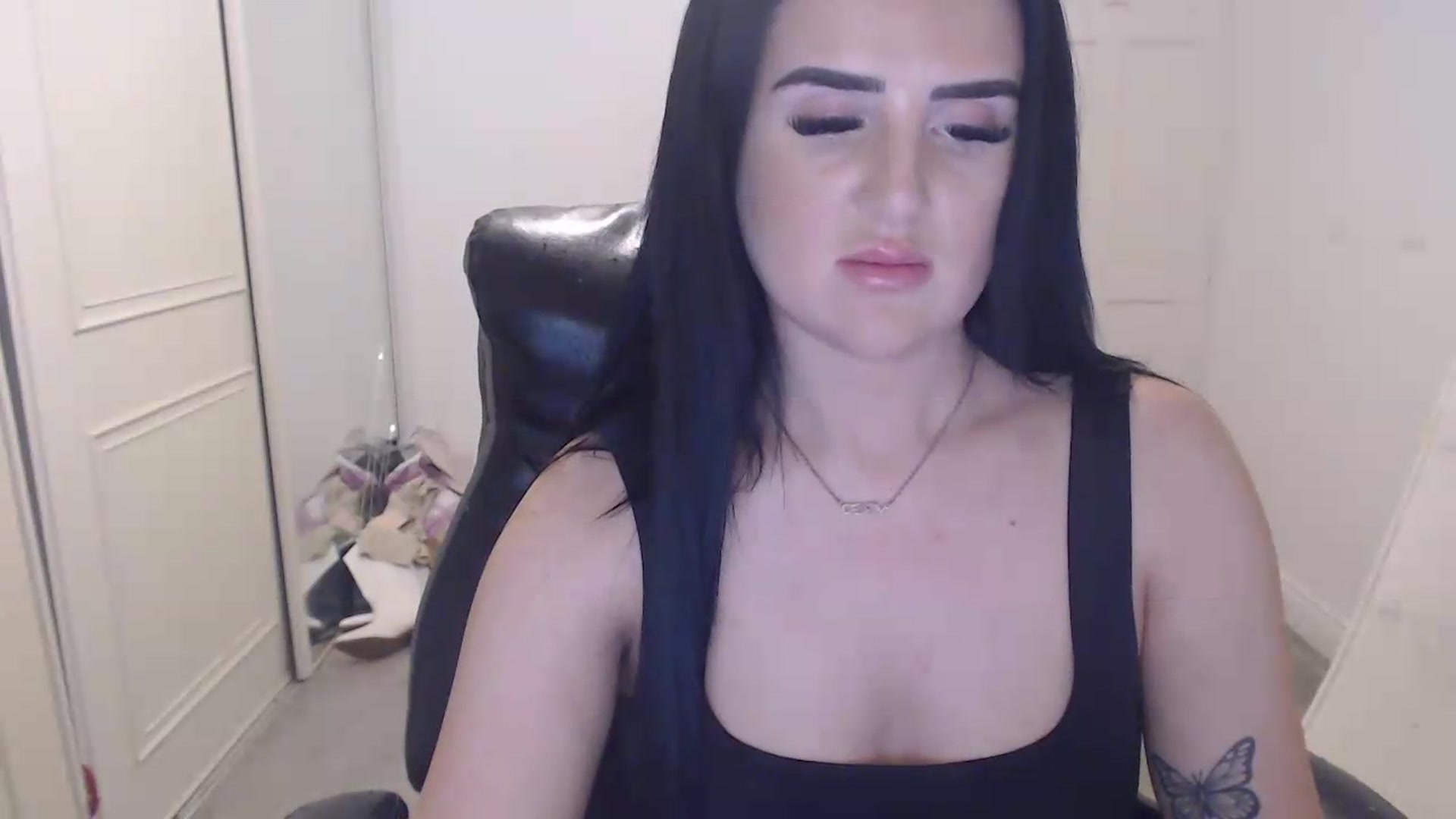 Gallery image thumbnail from Crystal_MFC's myfreecams stream on, 06/11/2026, 21:52 image 10 of 20