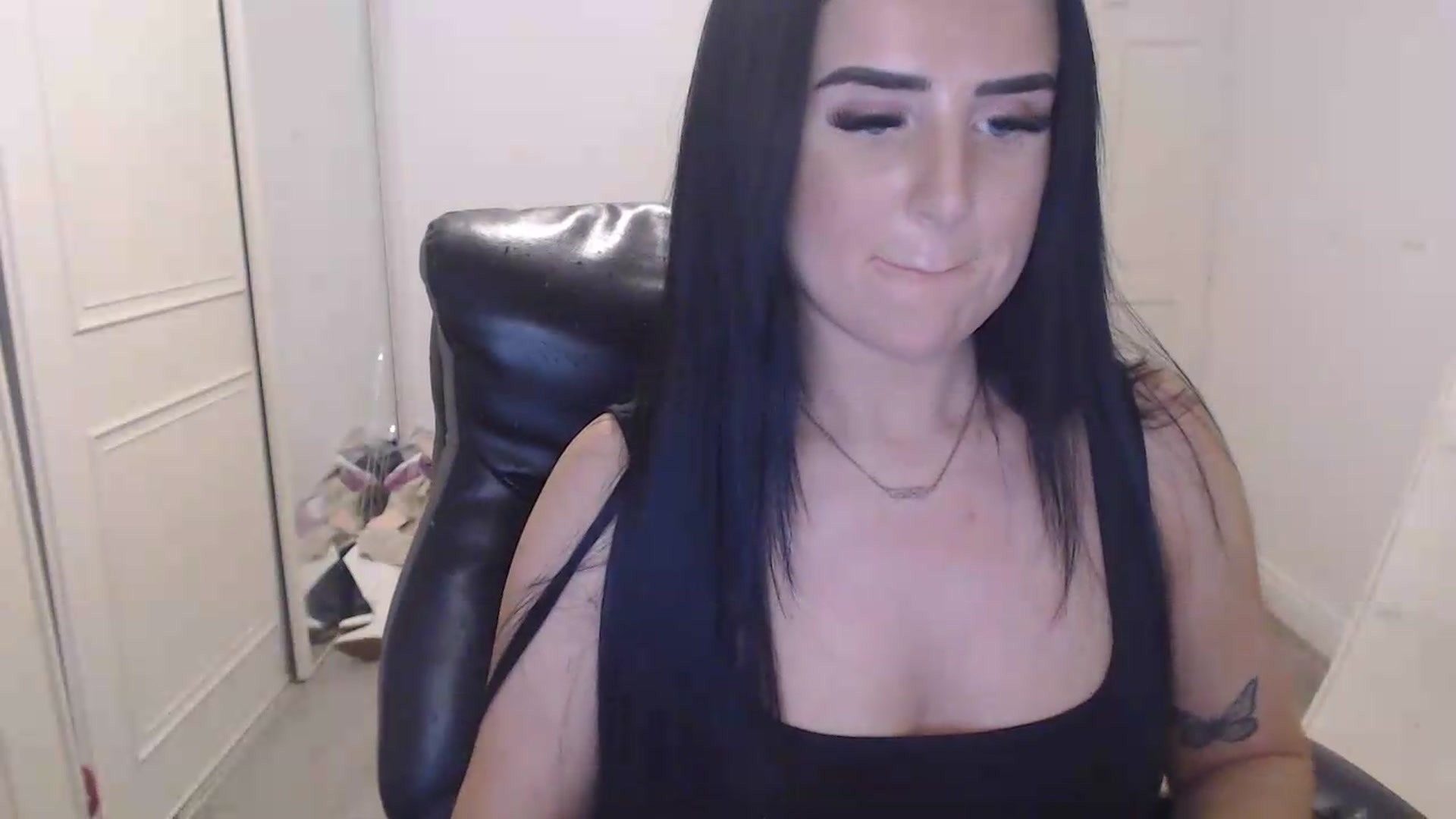 Gallery image thumbnail from Crystal_MFC's myfreecams stream on, 06/11/2026, 21:52 image 4 of 20