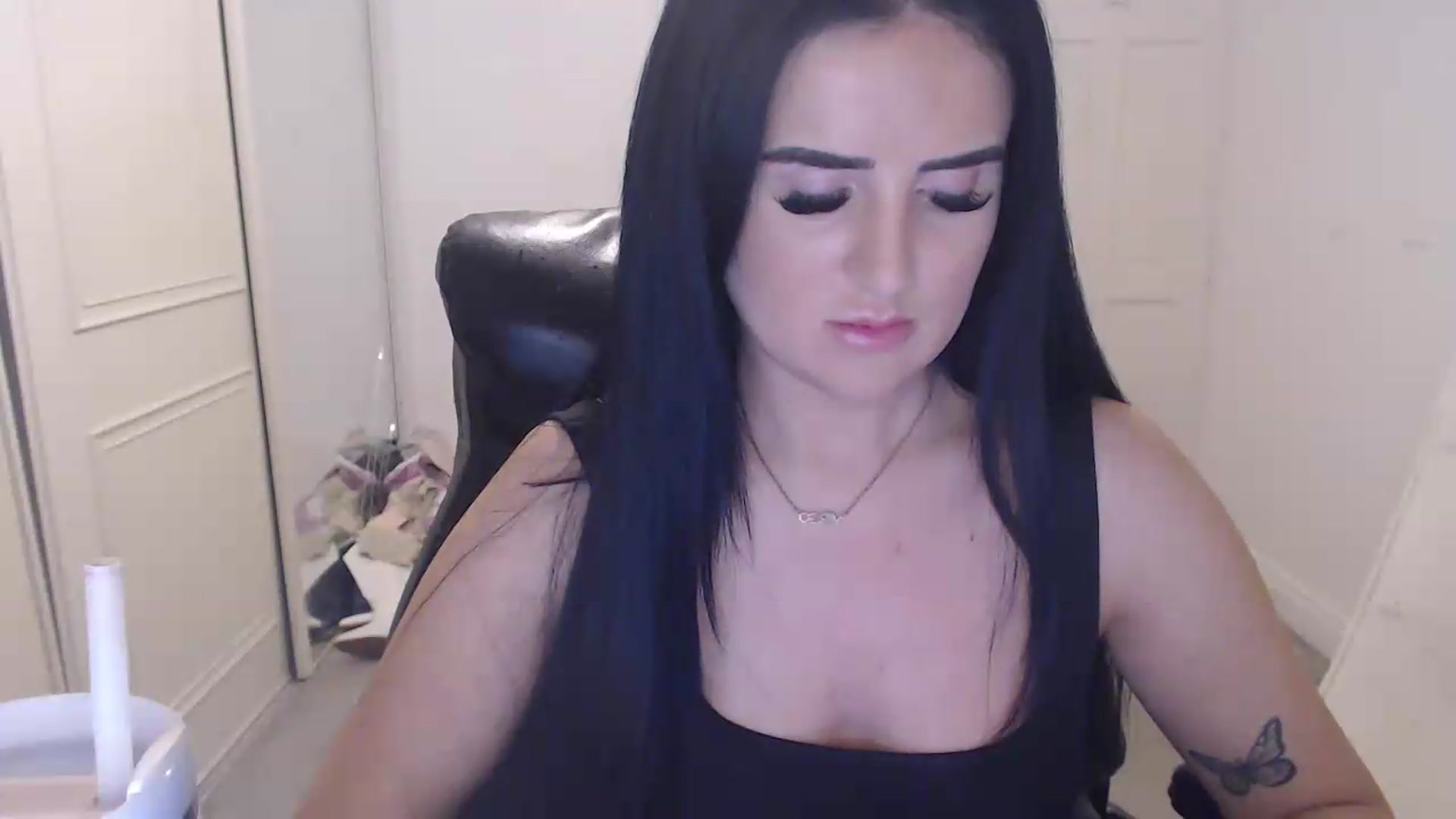 Gallery image thumbnail from Crystal_MFC's myfreecams stream on, 06/11/2026, 21:52 image 15 of 20