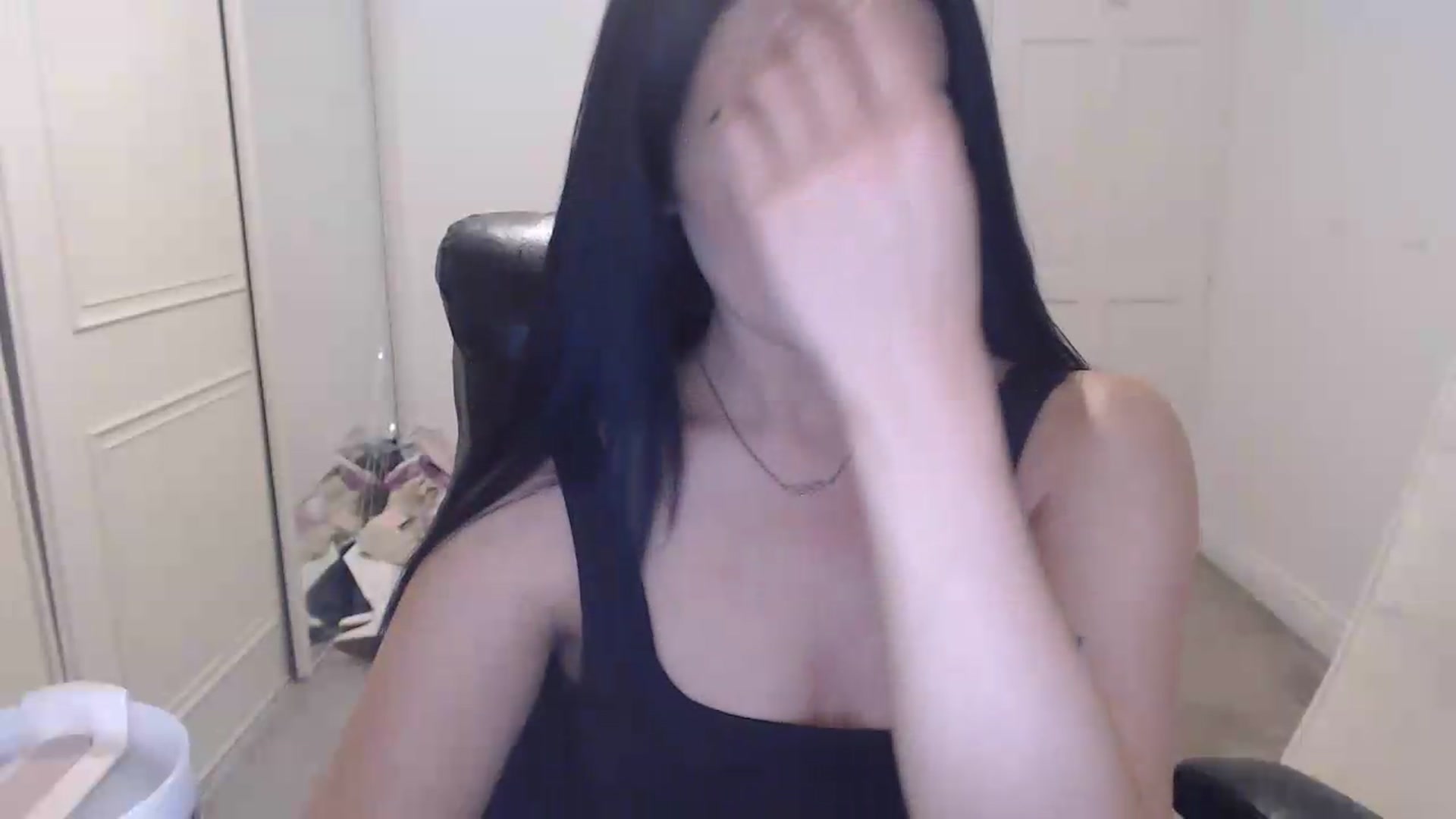 Gallery image thumbnail from Crystal_MFC's myfreecams stream on, 06/11/2026, 21:52 image 17 of 20