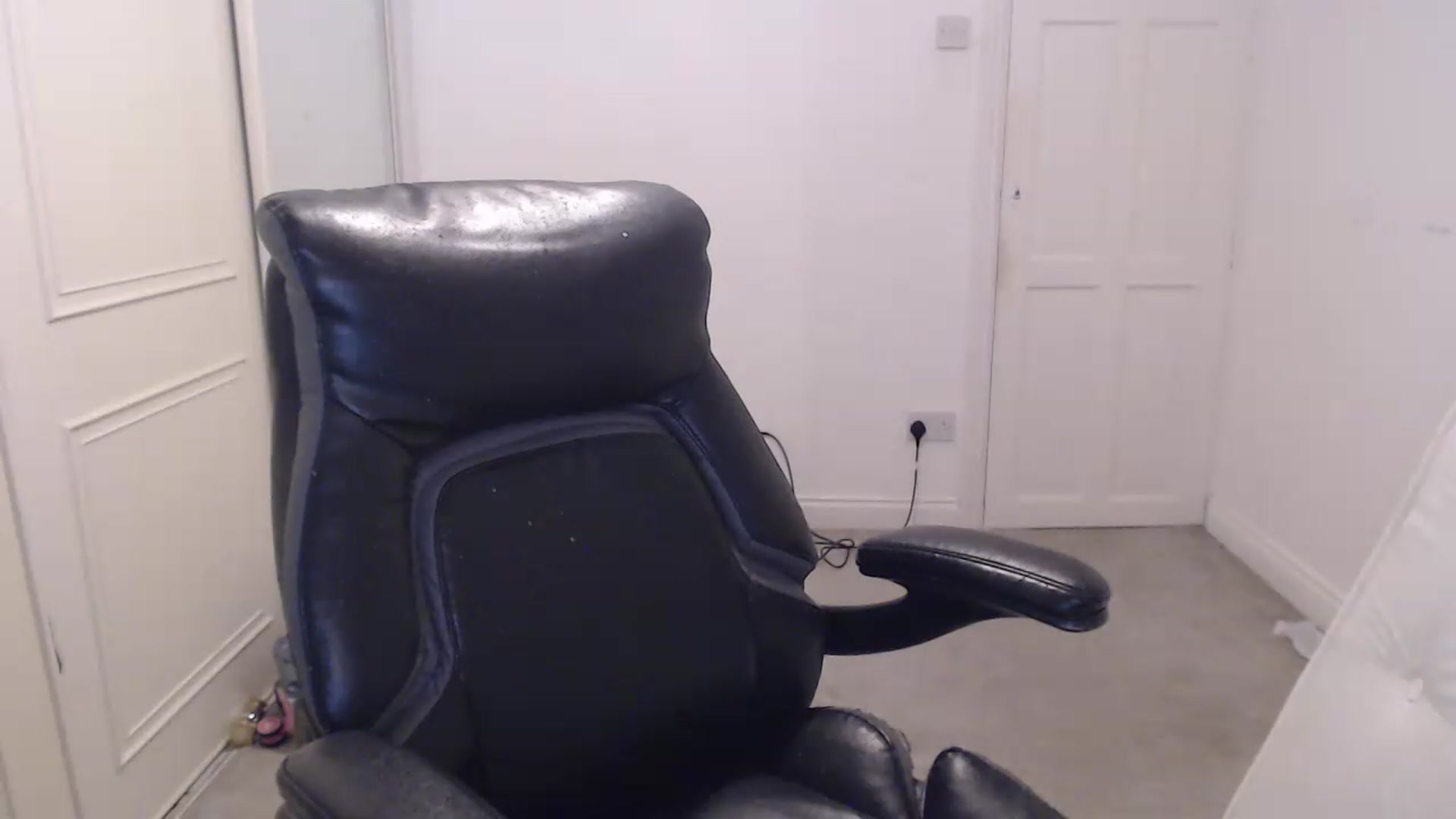 Gallery image thumbnail from Crystal_MFC's myfreecams stream on, 06/19/2026, 20:23 image 10 of 20