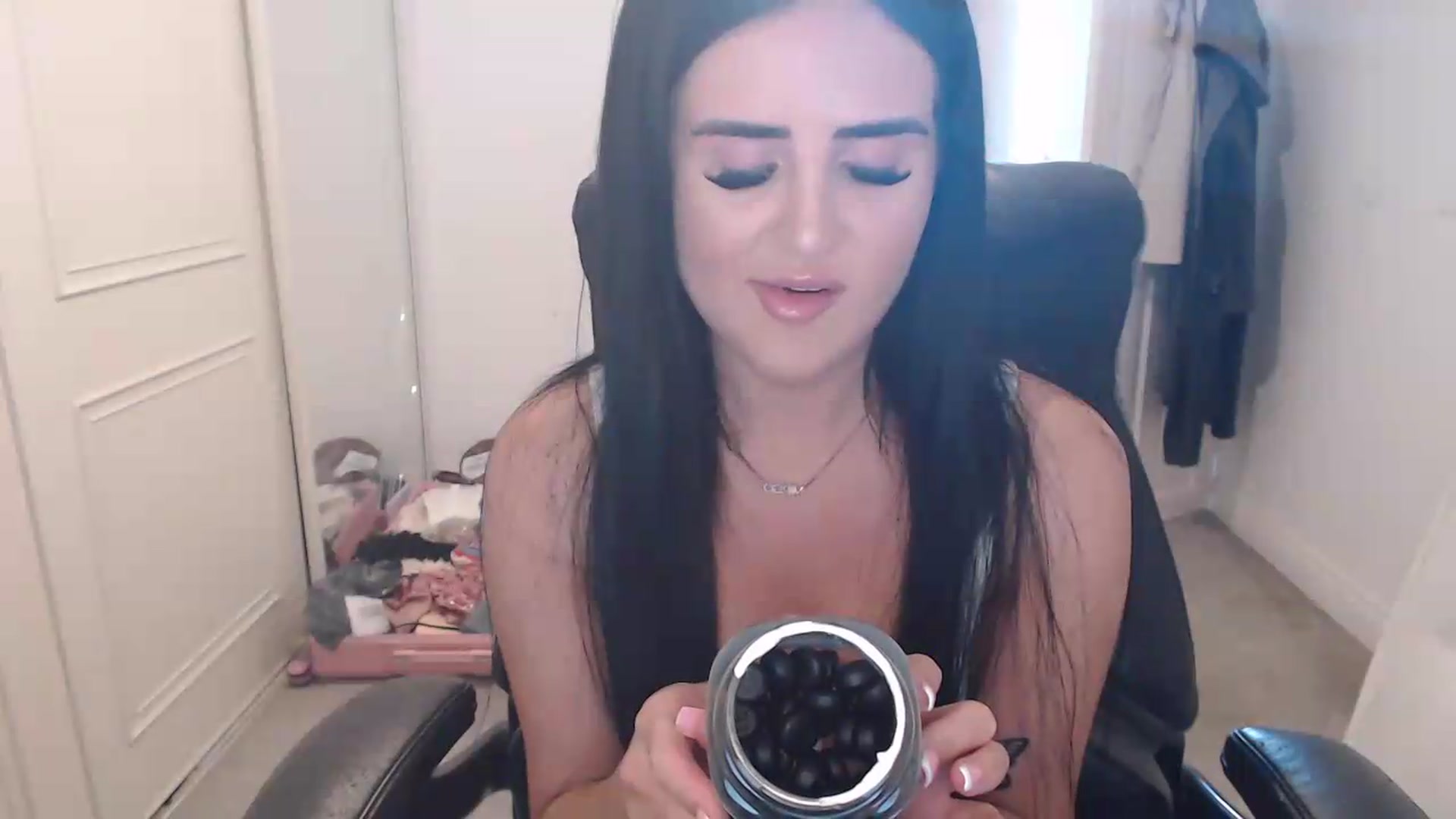 Gallery image thumbnail from Crystal_MFC's myfreecams stream on, 06/22/2026, 13:00 image 5 of 20