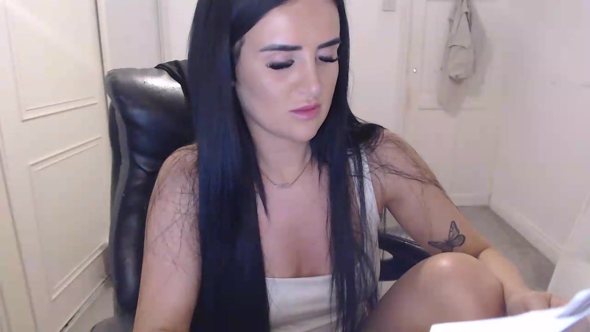 Gallery image thumbnail from Crystal_MFC's myfreecams stream on, 06/24/2026, 20:24 image 12 of 20