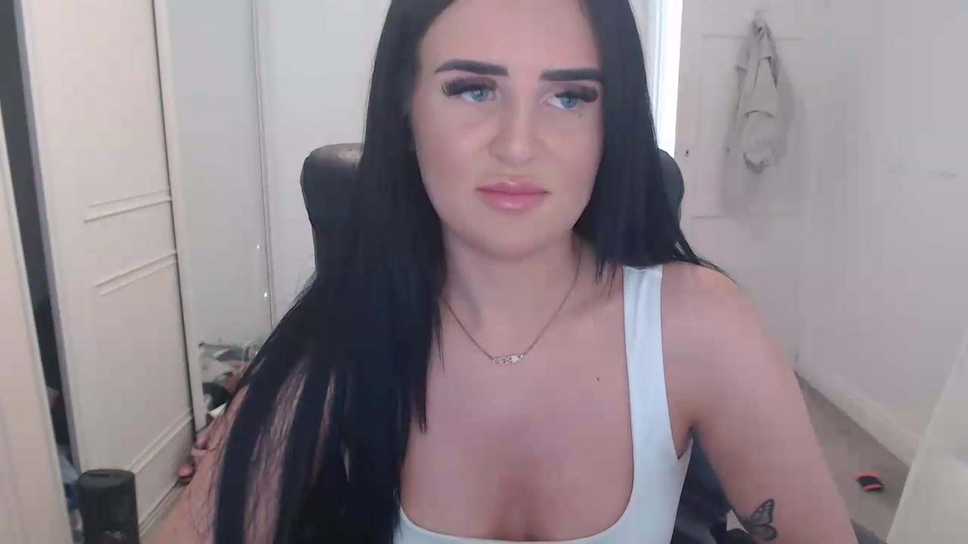 Gallery image thumbnail from Crystal_MFC's myfreecams stream on, 06/29/2026, 13:40 image 3 of 20