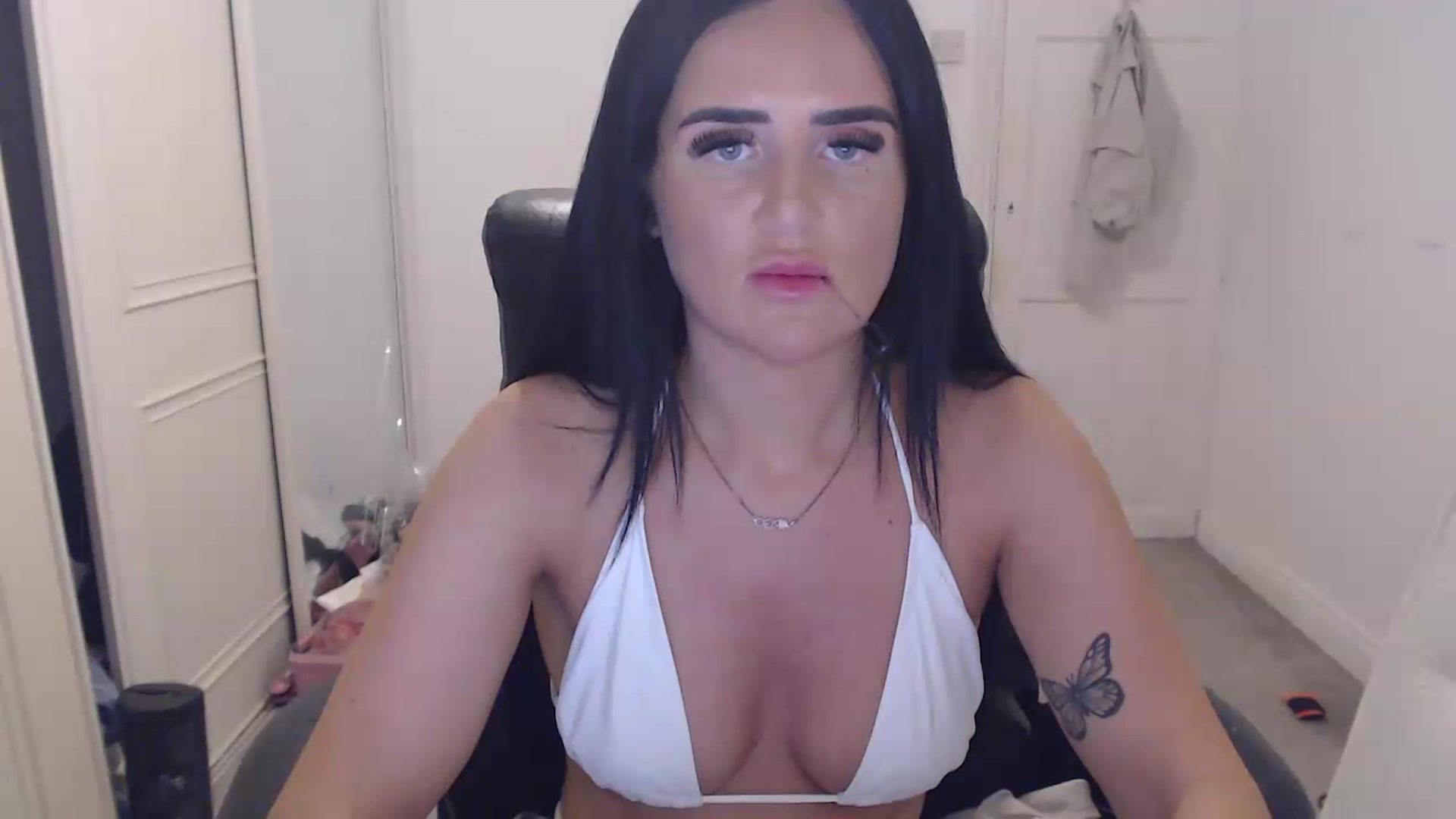 Gallery image thumbnail from Crystal_MFC's myfreecams stream on, 06/29/2026, 20:40 image 13 of 20