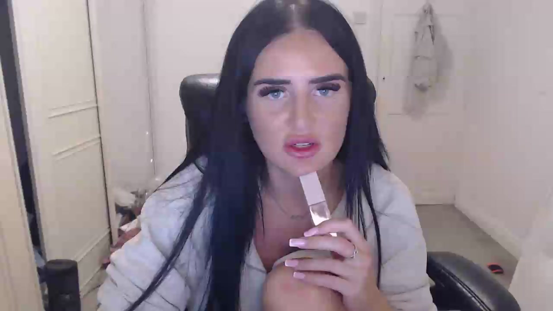 Gallery image thumbnail from Crystal_MFC's myfreecams stream on, 06/29/2026, 21:35 image 1 of 20