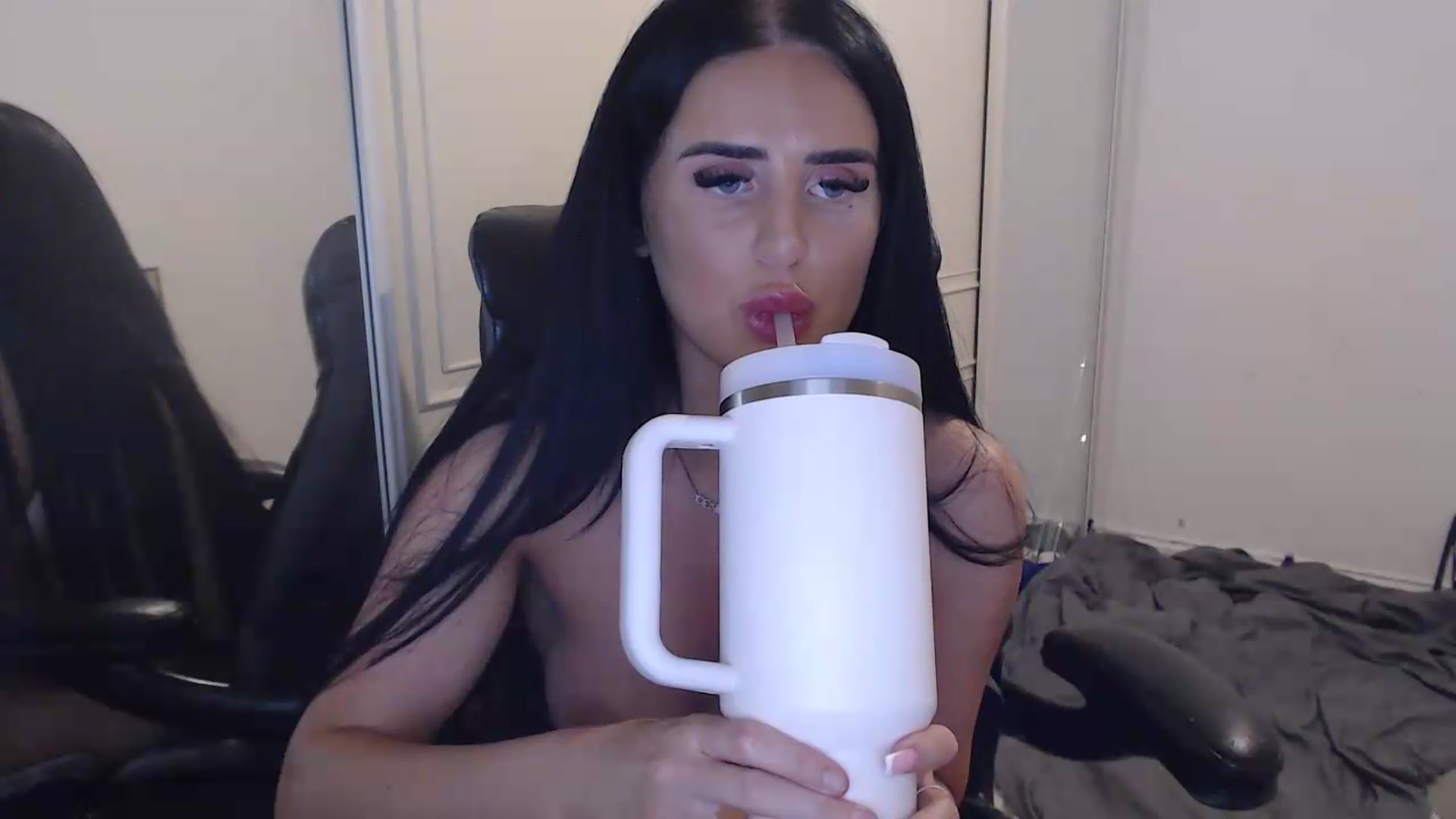 Gallery image thumbnail from Crystal_MFC's myfreecams stream on, 07/01/2026, 22:01 image 6 of 20