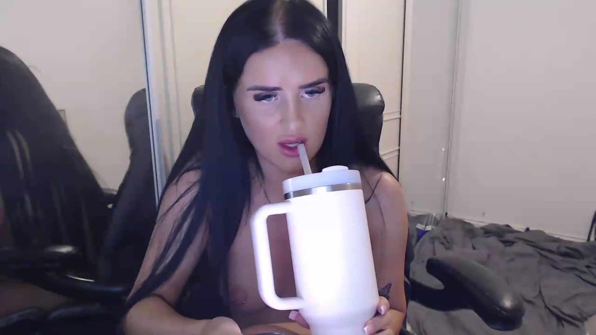 Gallery image thumbnail from Crystal_MFC's myfreecams stream on, 07/01/2026, 22:01 image 10 of 20