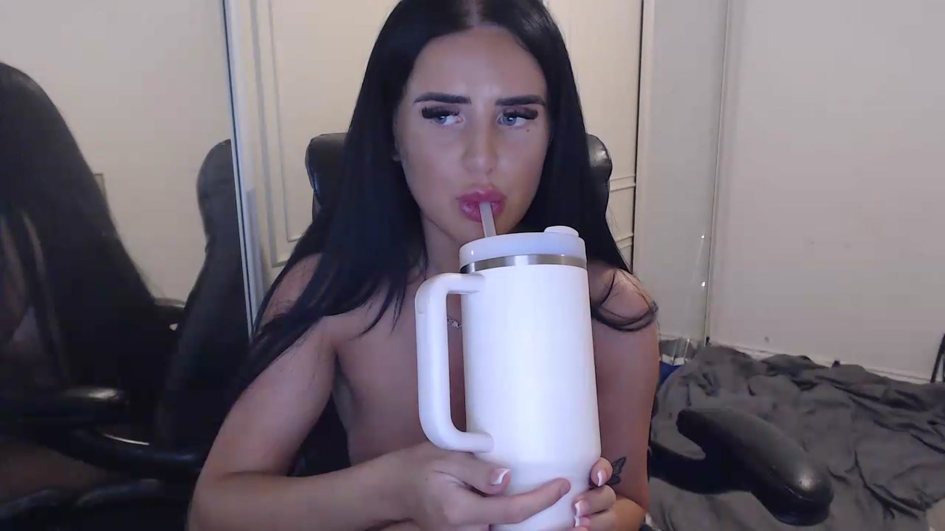 Gallery image thumbnail from Crystal_MFC's myfreecams stream on, 07/01/2026, 22:01 image 5 of 20
