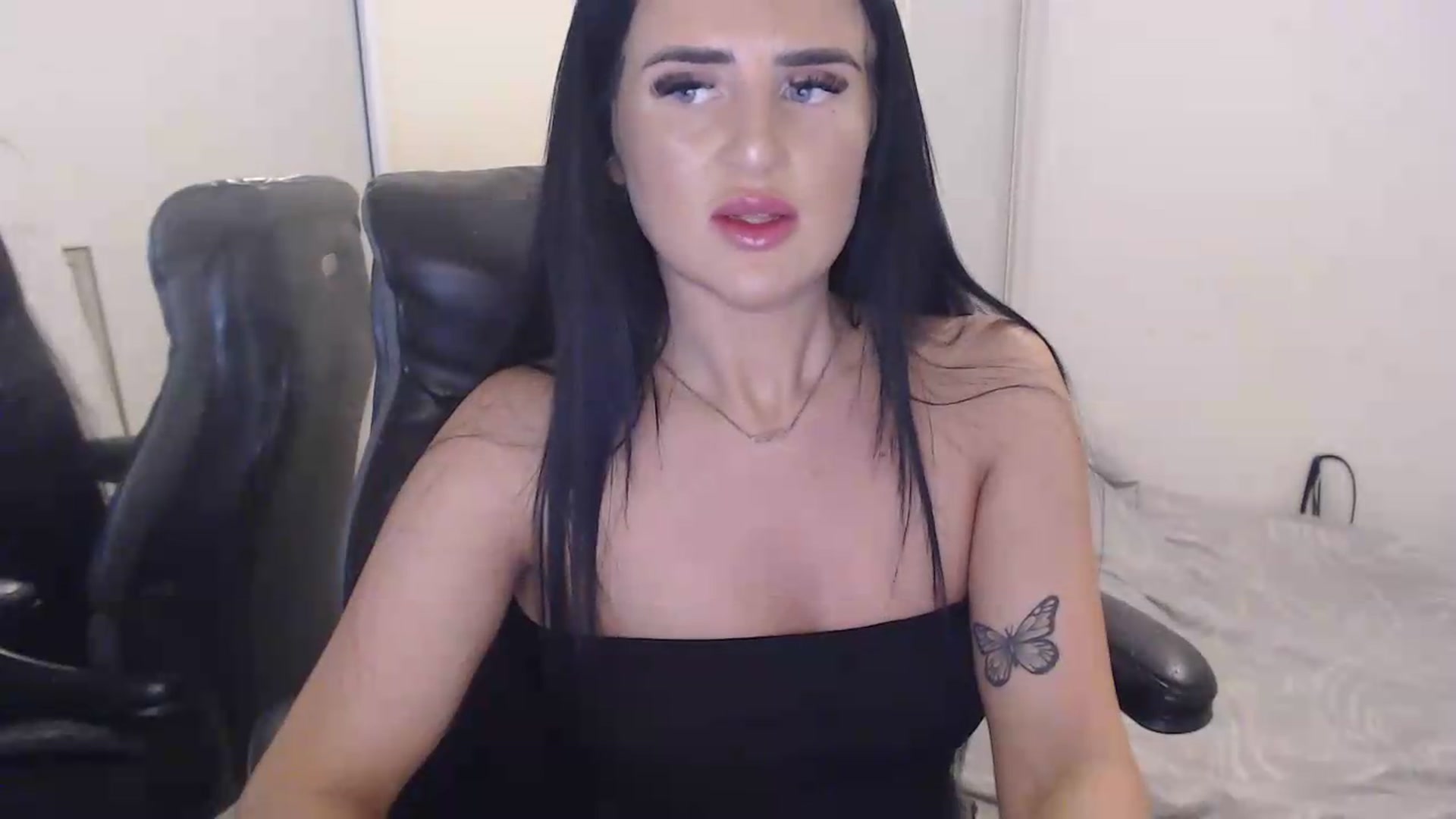 Gallery image thumbnail from Crystal_MFC's myfreecams stream on, 07/02/2026, 21:03 image 17 of 20