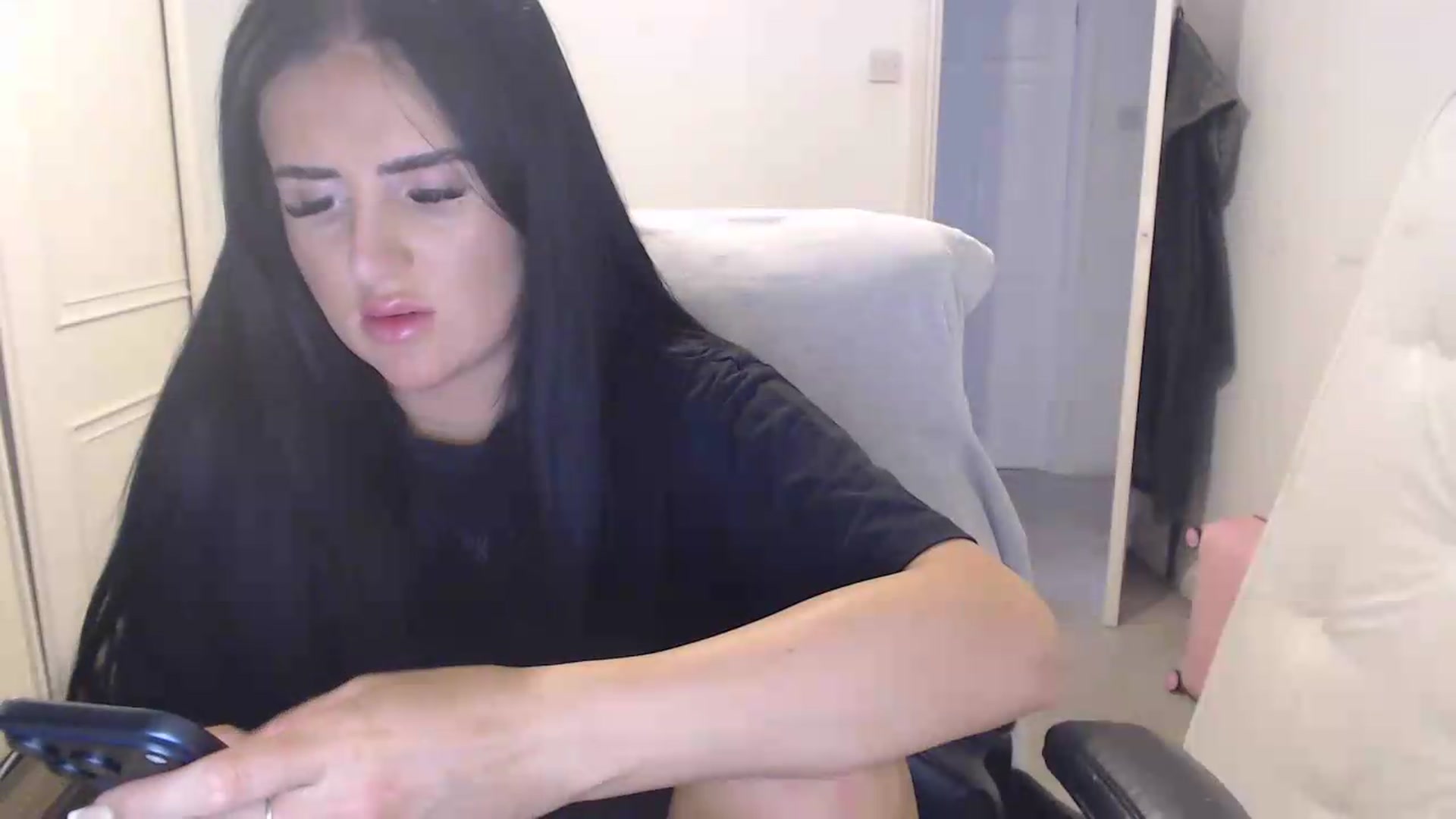 Gallery image thumbnail from Crystal_MFC's myfreecams stream on, 07/16/2026, 19:57 image 18 of 20