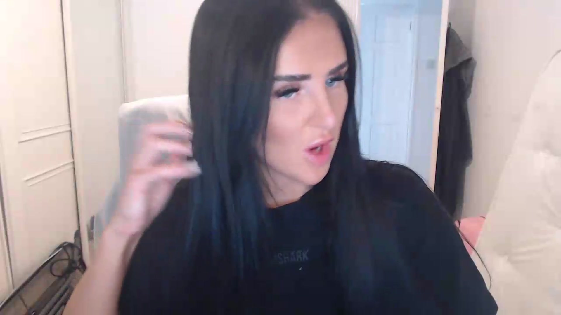 Gallery image thumbnail from Crystal_MFC's myfreecams stream on, 07/16/2026, 19:57 image 2 of 20
