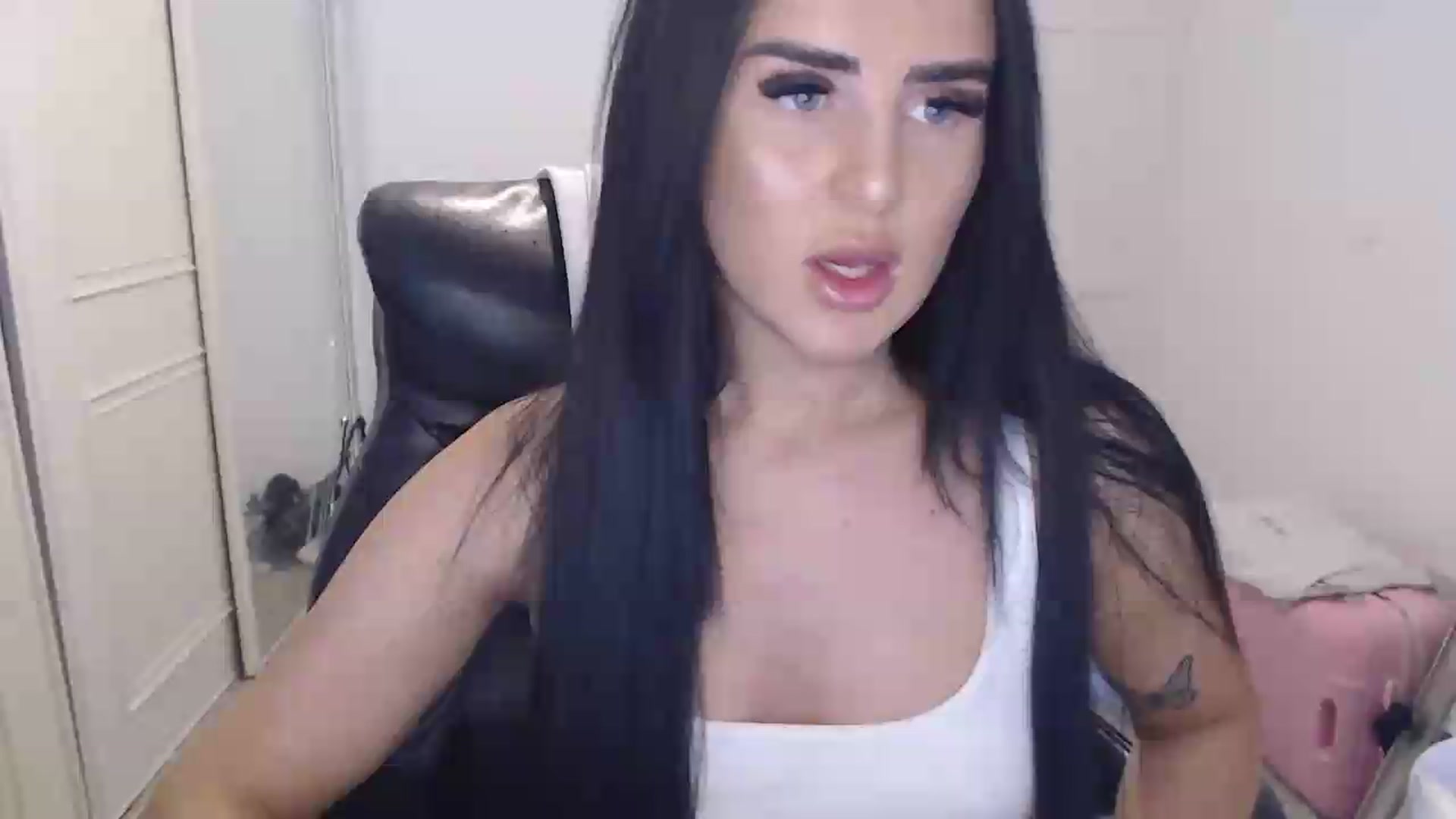 Gallery image thumbnail from Crystal_MFC's myfreecams stream on, 07/24/2026, 14:40 image 1 of 20