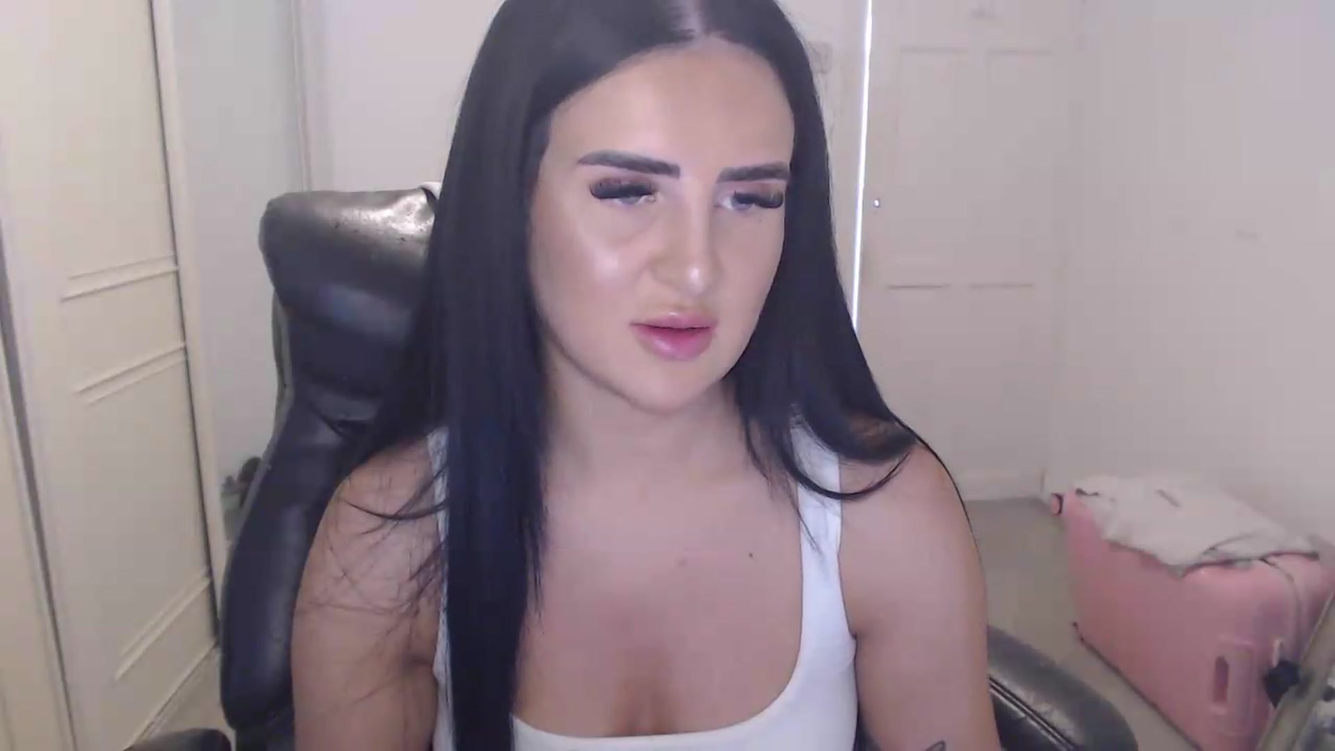 Gallery image thumbnail from Crystal_MFC's myfreecams stream on, 07/24/2026, 14:40 image 8 of 20