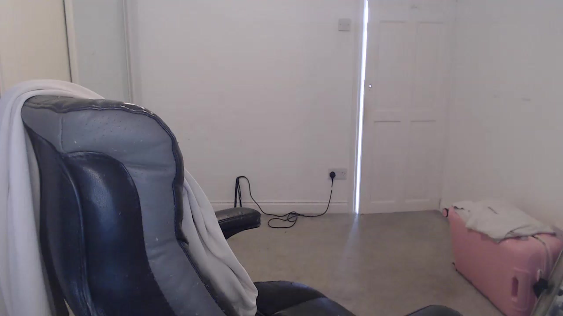 Gallery image thumbnail from Crystal_MFC's myfreecams stream on, 07/24/2026, 14:40 image 5 of 20