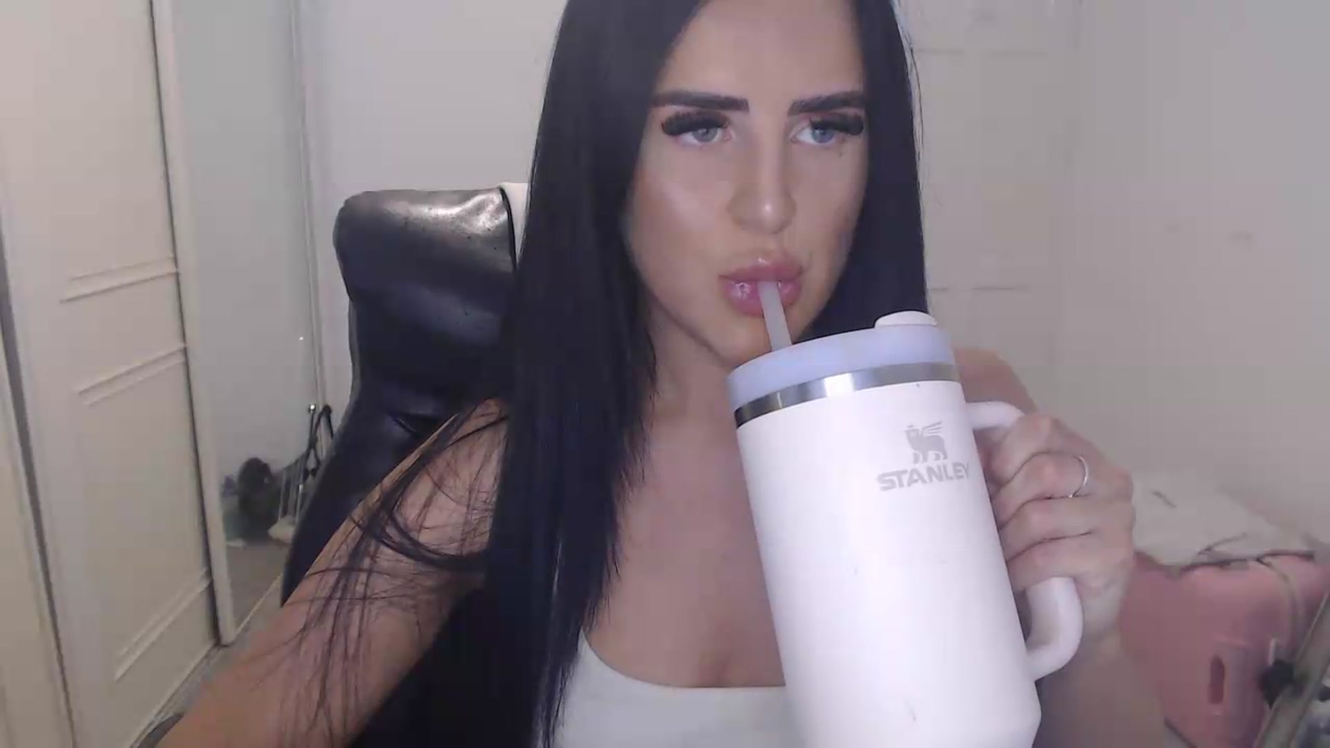 Gallery image thumbnail from Crystal_MFC's myfreecams stream on, 07/24/2026, 14:40 image 3 of 20