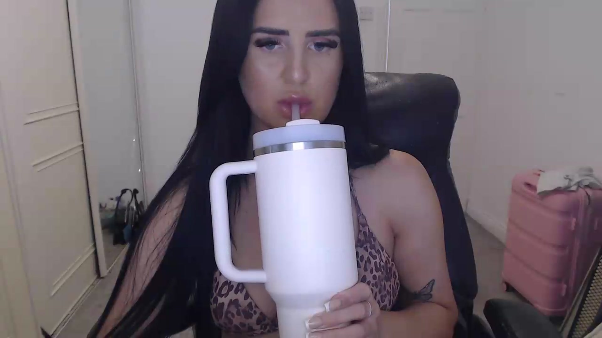 Gallery image thumbnail from Crystal_MFC's myfreecams stream on, 07/27/2026, 13:33 image 4 of 20