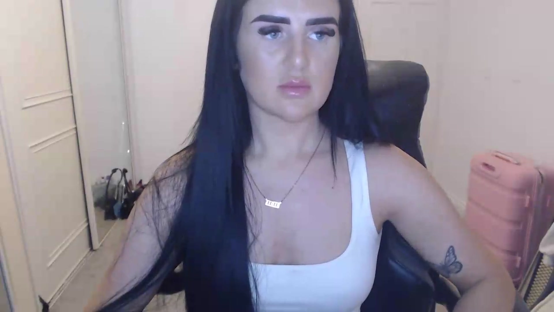 Gallery image thumbnail from Crystal_MFC's myfreecams stream on, 07/27/2026, 19:30 image 15 of 20