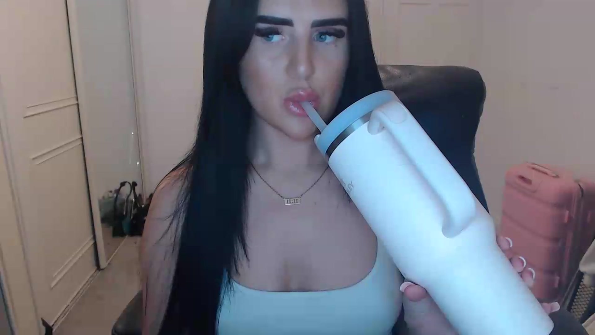 Gallery image thumbnail from Crystal_MFC's myfreecams stream on, 07/27/2026, 19:30 image 3 of 20