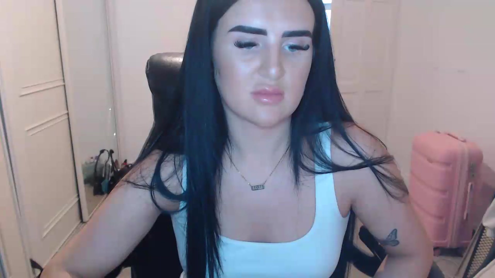 Gallery image thumbnail from Crystal_MFC's myfreecams stream on, 07/27/2026, 20:33 image 12 of 20