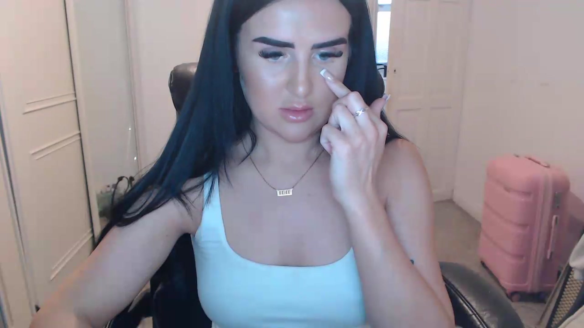 Gallery image thumbnail from Crystal_MFC's myfreecams stream on, 07/27/2026, 20:33 image 6 of 20