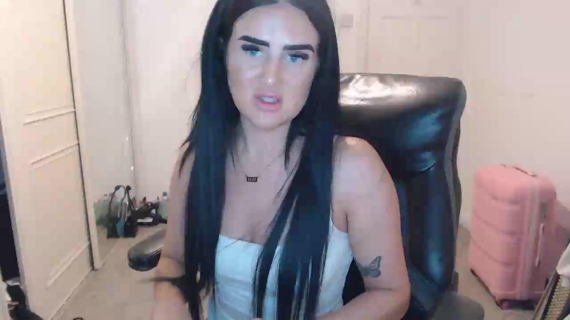 Gallery image thumbnail from Crystal_MFC's myfreecams stream on, 07/27/2026, 21:29 image 15 of 20