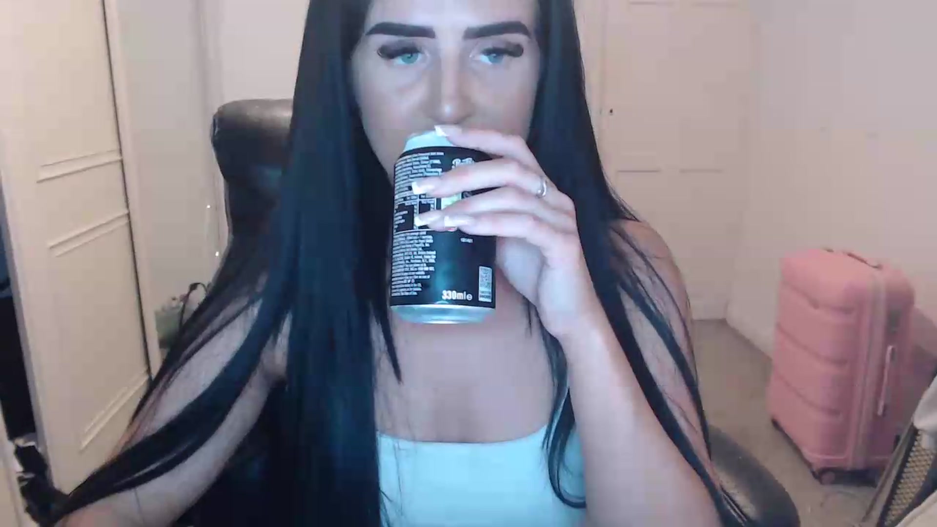 Gallery image thumbnail from Crystal_MFC's myfreecams stream on, 07/27/2026, 21:29 image 5 of 20