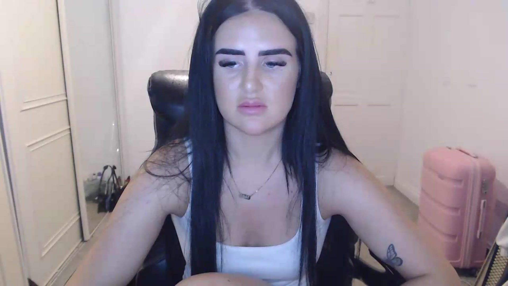Gallery image thumbnail from Crystal_MFC's myfreecams stream on, 07/27/2026, 21:52 image 16 of 20