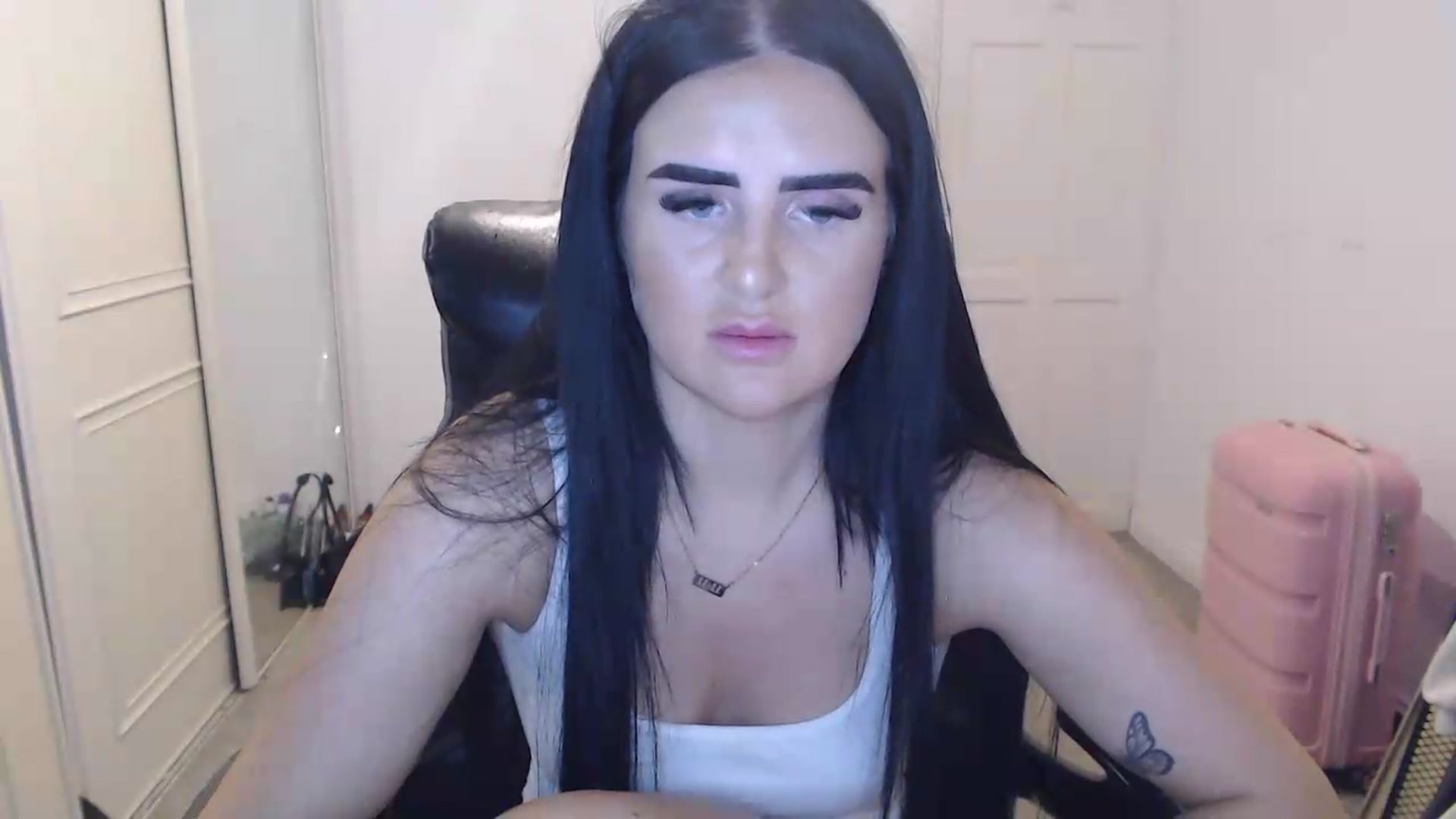 Gallery image thumbnail from Crystal_MFC's myfreecams stream on, 07/27/2026, 21:52 image 17 of 20