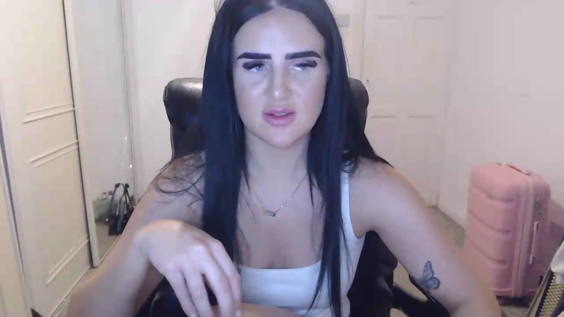 Gallery image thumbnail from Crystal_MFC's myfreecams stream on, 07/27/2026, 21:52 image 15 of 20