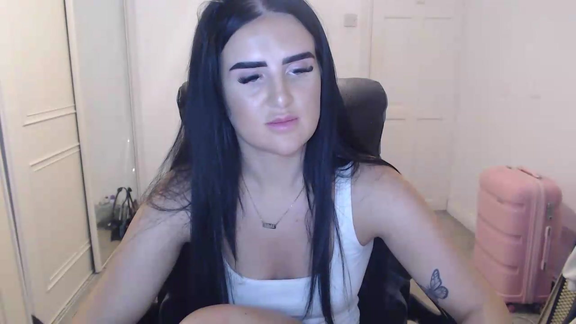 Gallery image thumbnail from Crystal_MFC's myfreecams stream on, 07/27/2026, 21:52 image 14 of 20