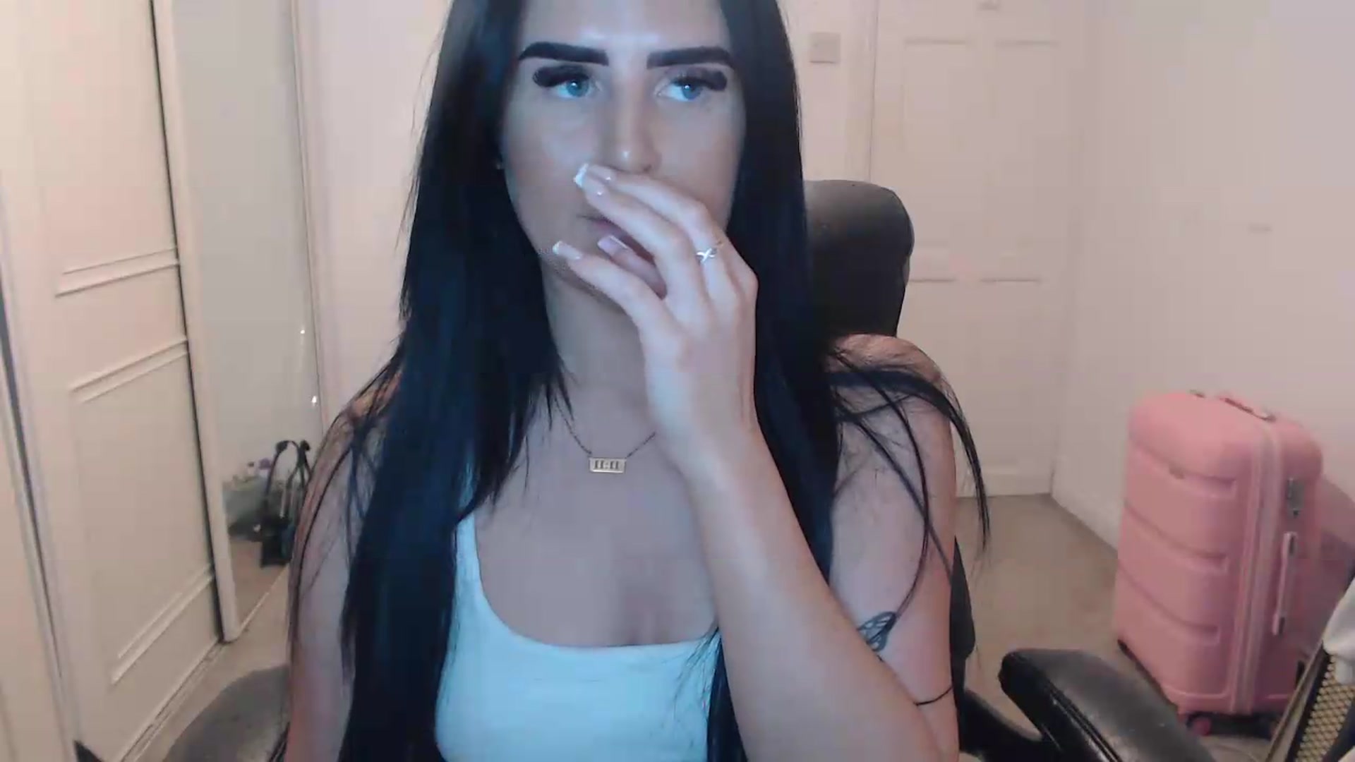 Gallery image thumbnail from Crystal_MFC's myfreecams stream on, 07/27/2026, 21:52 image 3 of 20
