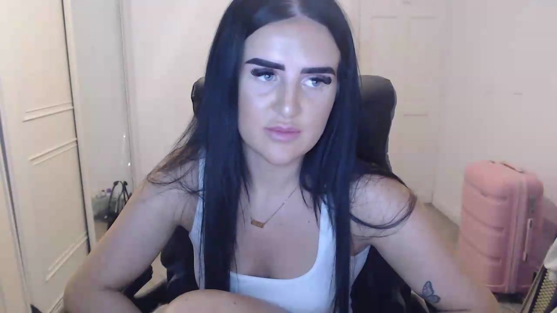 Gallery image thumbnail from Crystal_MFC's myfreecams stream on, 07/27/2026, 21:52 image 10 of 20
