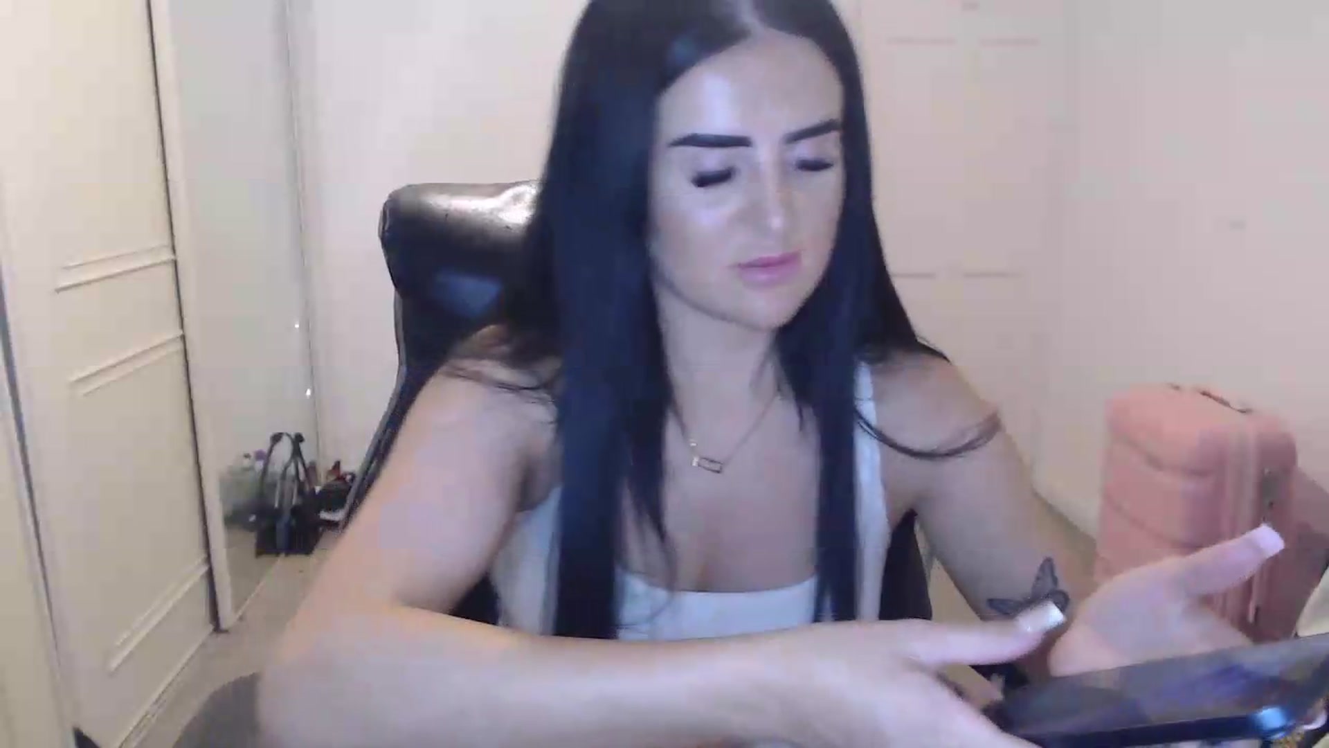 Gallery image thumbnail from Crystal_MFC's myfreecams stream on, 07/27/2026, 21:52 image 11 of 20