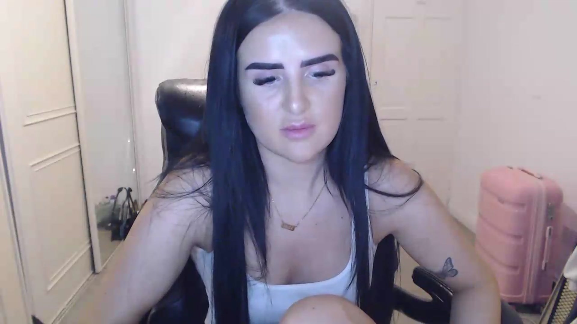 Gallery image thumbnail from Crystal_MFC's myfreecams stream on, 07/27/2026, 21:52 image 9 of 20