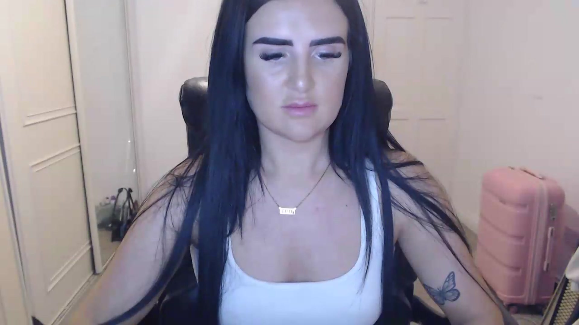 Gallery image thumbnail from Crystal_MFC's myfreecams stream on, 07/27/2026, 21:52 image 7 of 20