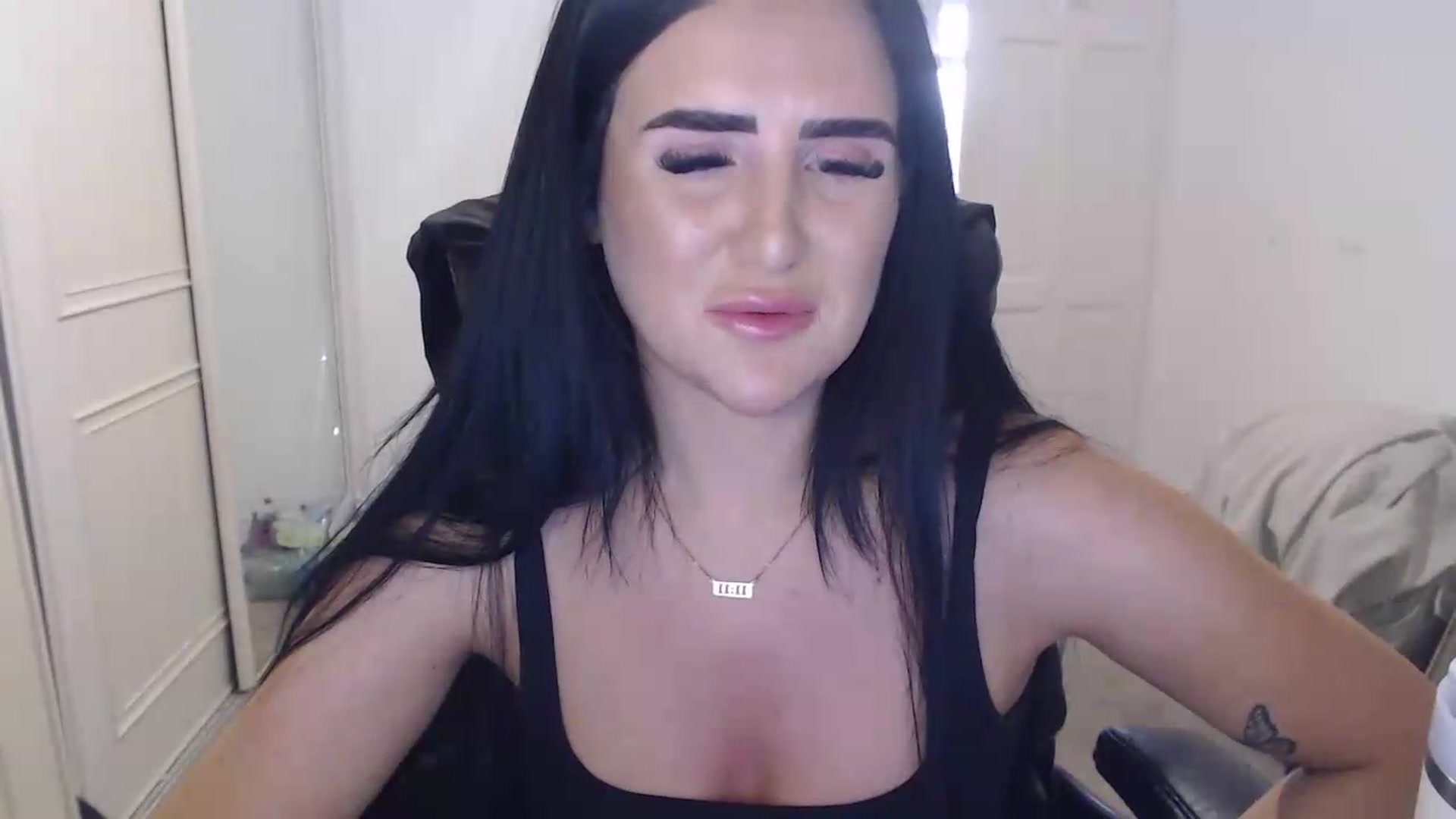Gallery image thumbnail from Crystal_MFC's myfreecams stream on, 07/28/2026, 19:43 image 16 of 20