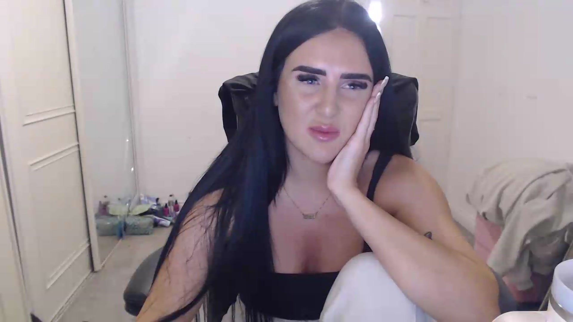 Gallery image thumbnail from Crystal_MFC's myfreecams stream on, 07/28/2026, 19:43 image 19 of 20