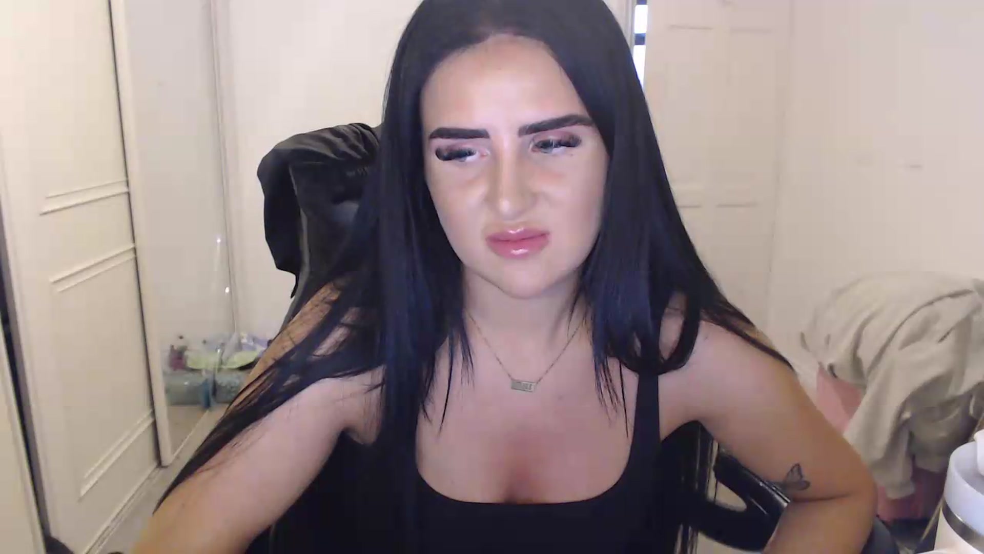 Gallery image thumbnail from Crystal_MFC's myfreecams stream on, 07/28/2026, 20:17 image 18 of 20