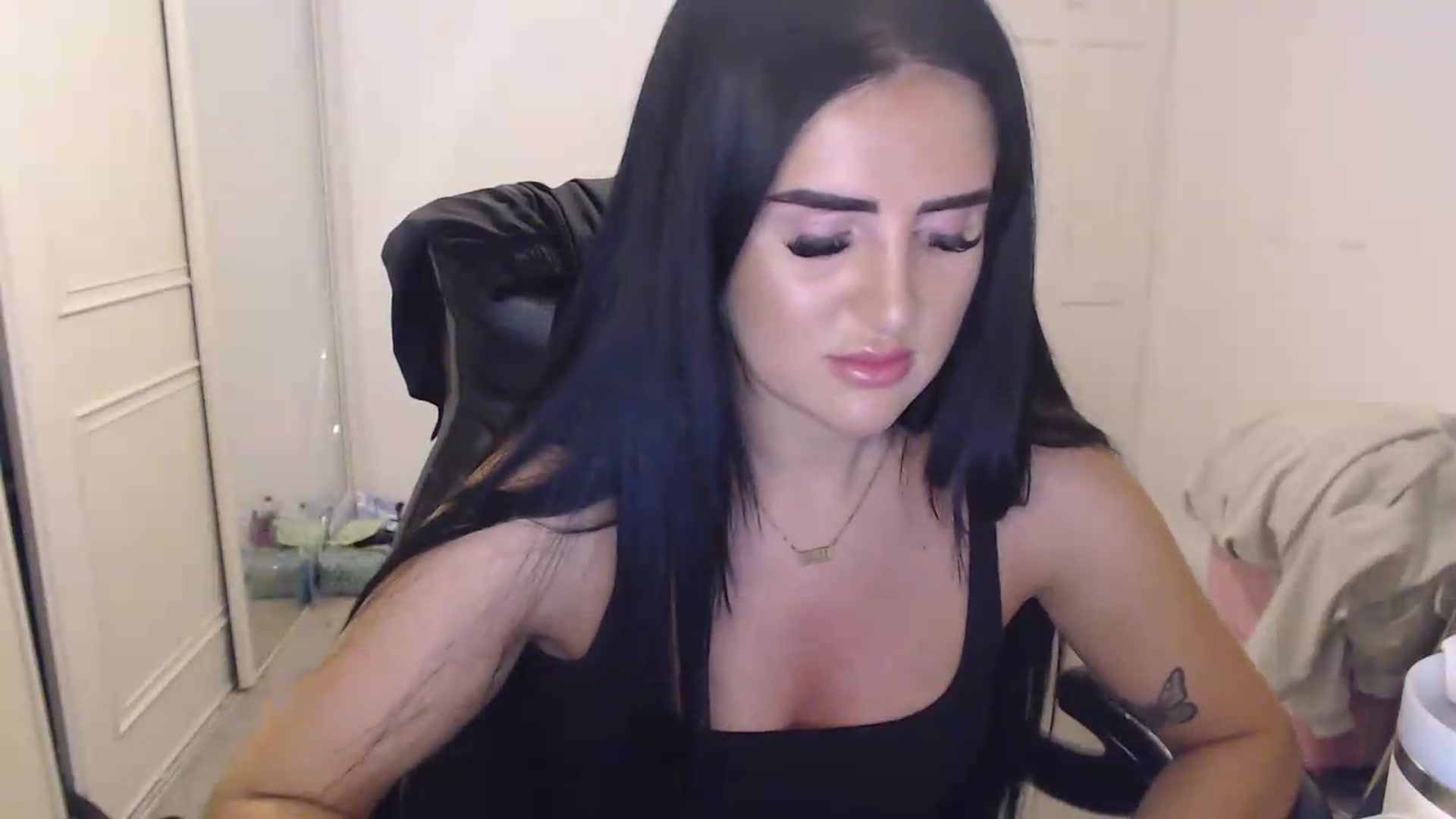 Gallery image thumbnail from Crystal_MFC's myfreecams stream on, 07/28/2026, 20:17 image 14 of 20