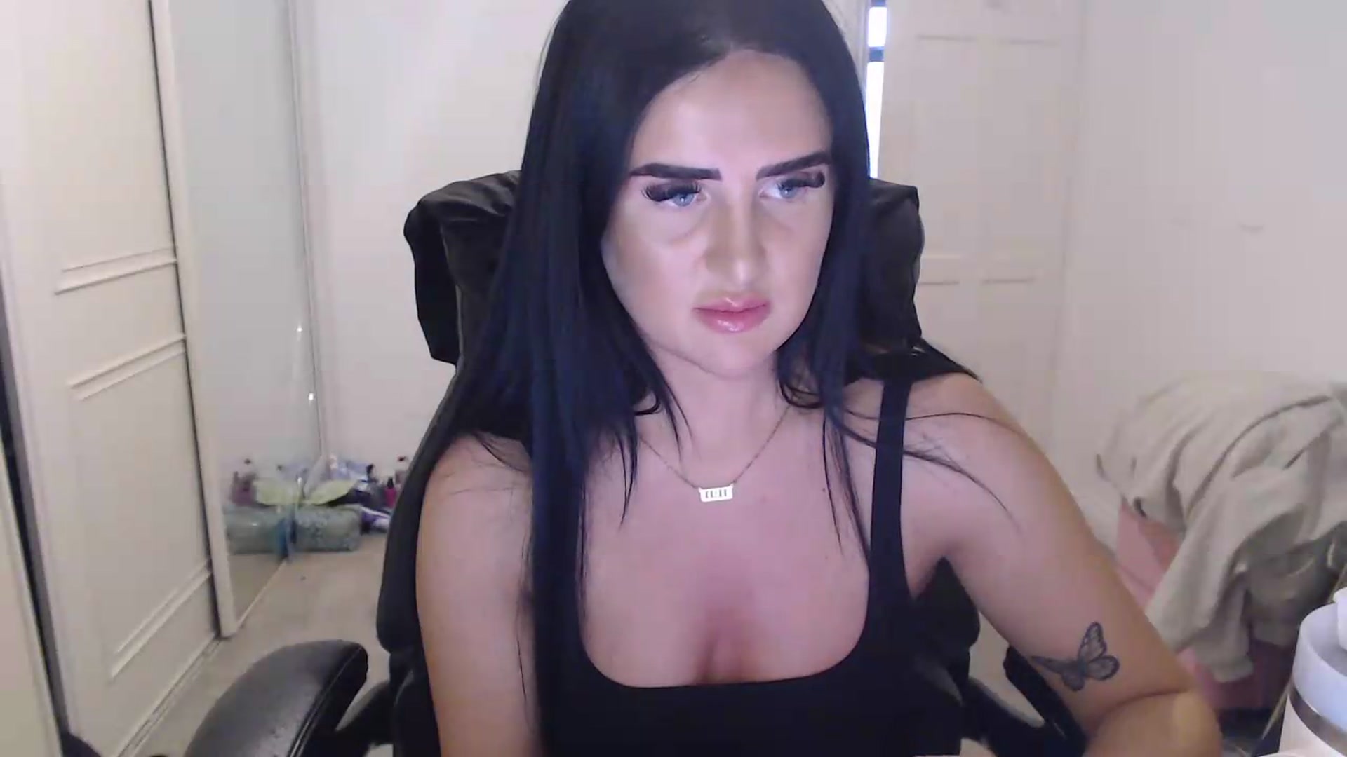 Gallery image thumbnail from Crystal_MFC's myfreecams stream on, 07/28/2026, 20:17 image 6 of 20