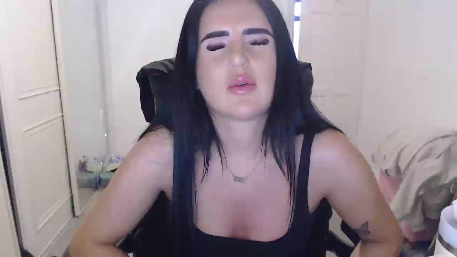 Gallery image thumbnail from Crystal_MFC's myfreecams stream on, 07/28/2026, 20:17 image 5 of 20