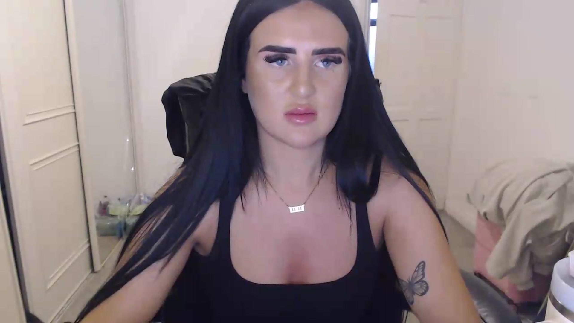 Gallery image thumbnail from Crystal_MFC's myfreecams stream on, 07/28/2026, 20:17 image 19 of 20